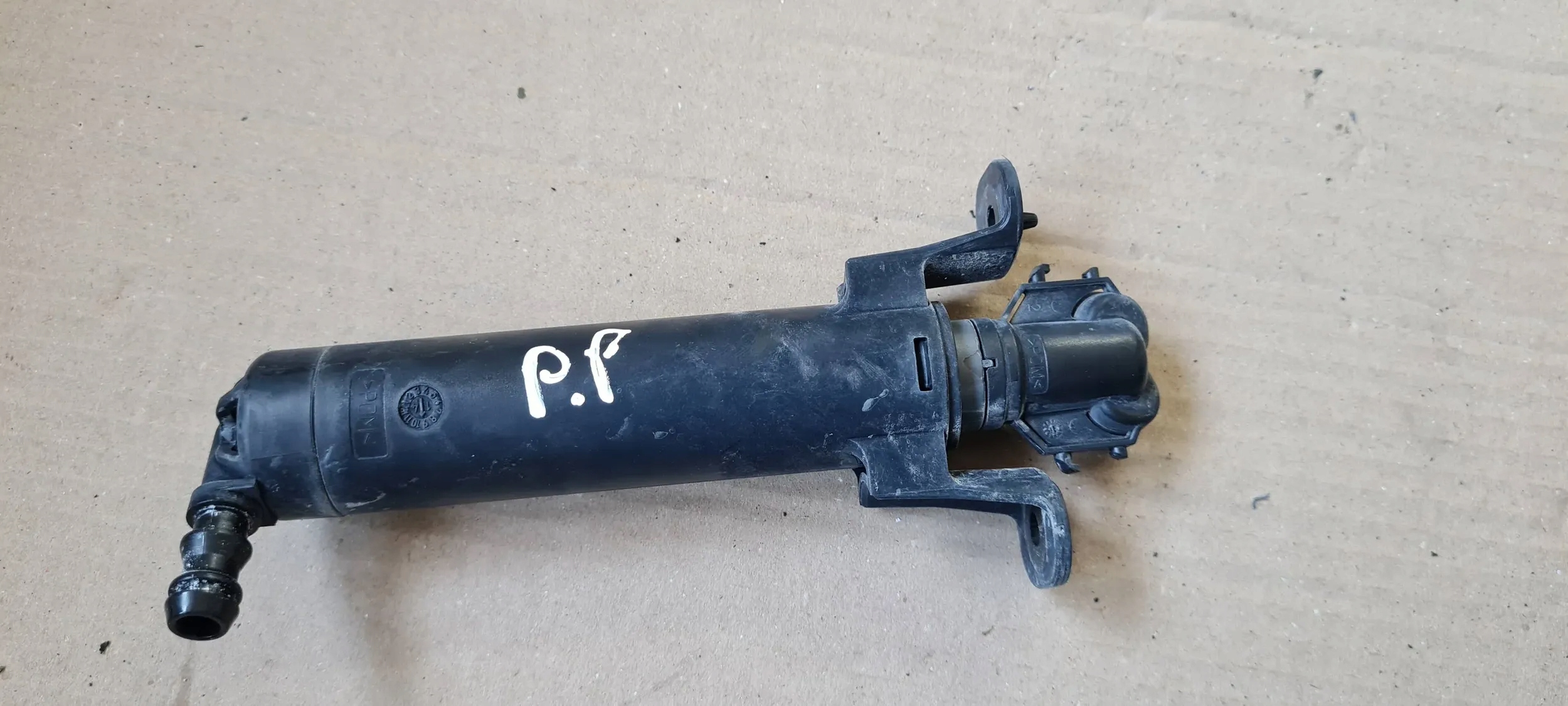 S3v СЕДАН A3 ОМИВАЧ ФАРИ ПРАВИЙ PRZODv0955102