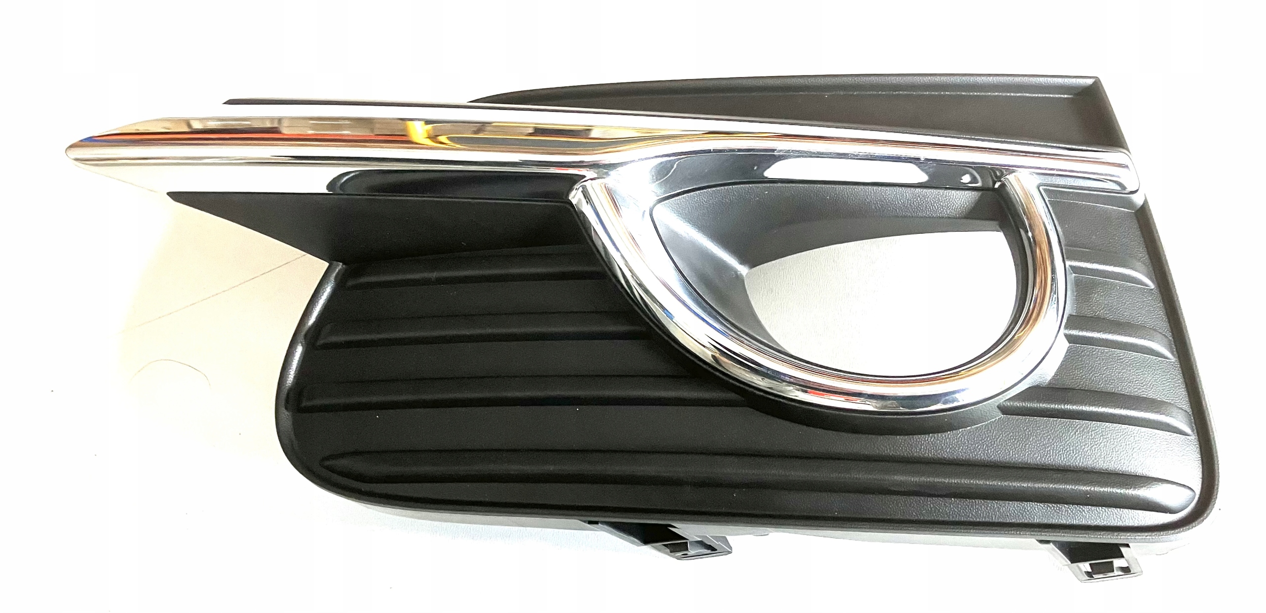 62257 4GA0A - Решетка бампера галоген впускной хром Infiniti Q50