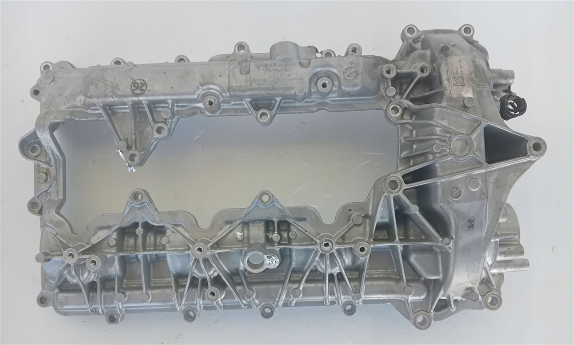 POKRYWA ZAWORÓW PORSCHE 718 CAYMAN BOXSTER 982 GTS 4.0 DWA 0PB103479D