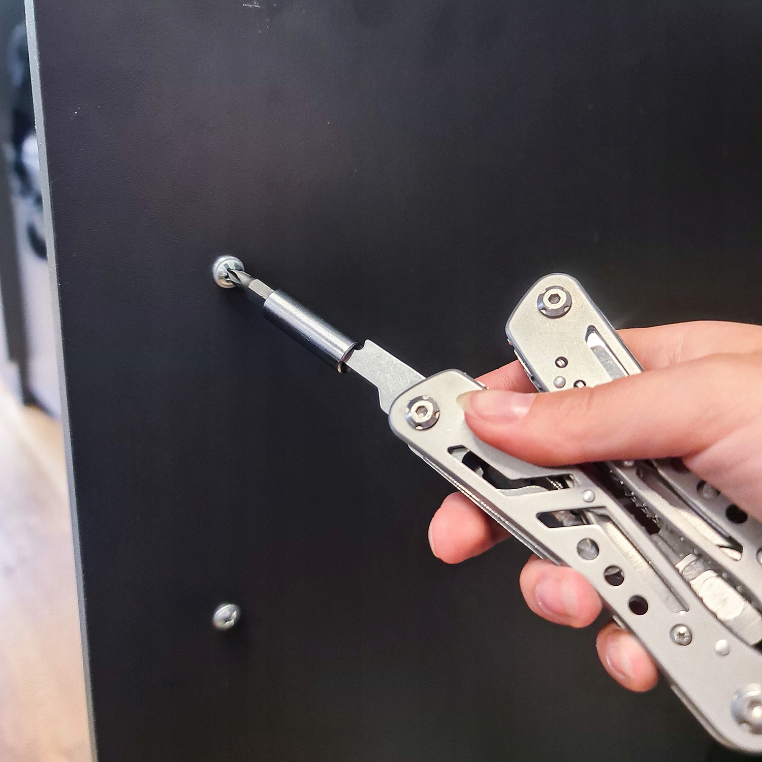 Multitool Survivalovy Narzędzie 13w1 + 11 x Bity Liczba dodatkowych narzędzi 24