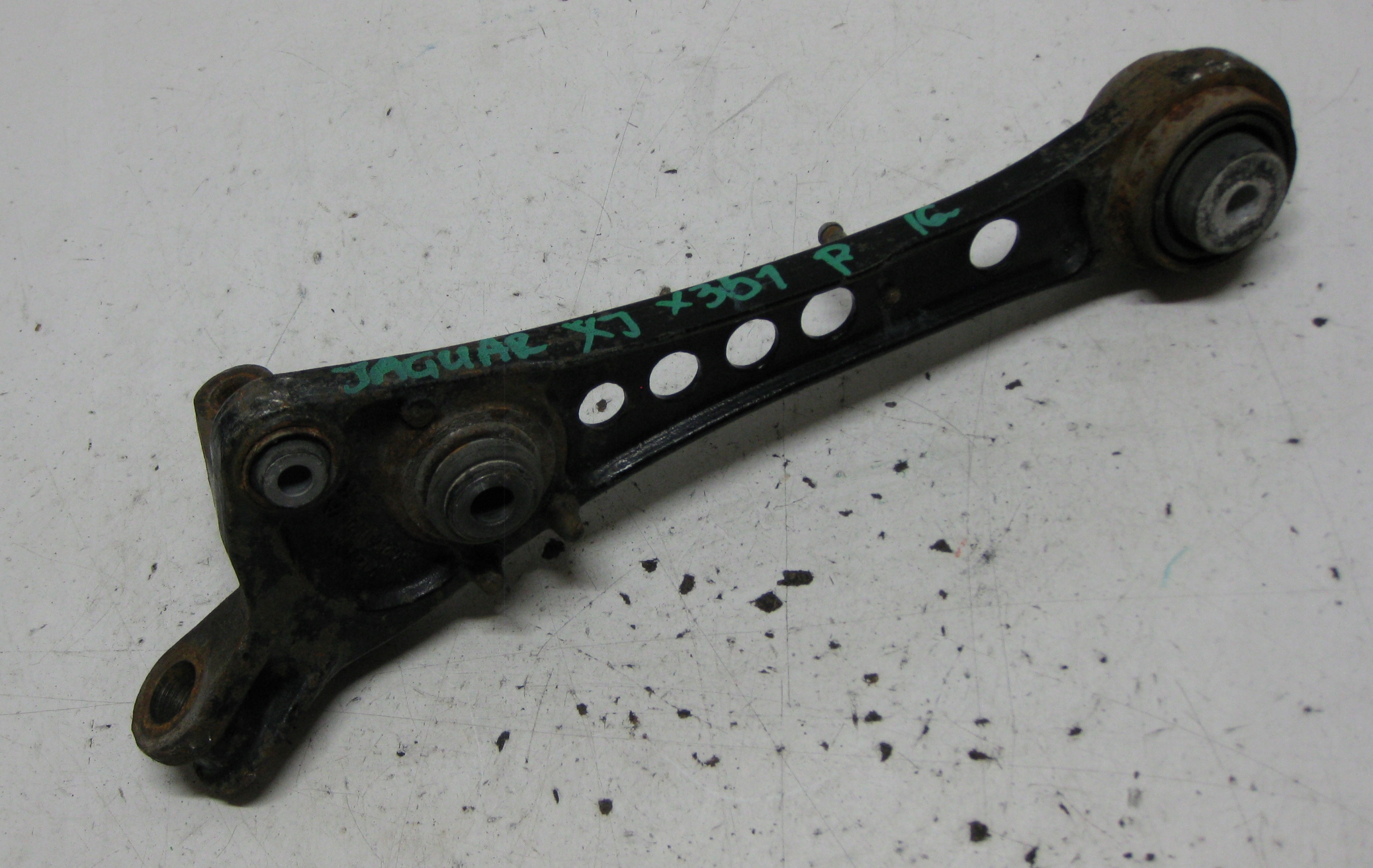 JAGUAR XJ X351 FL 3.0D 16R arm front right lower 3C254-L2L7A