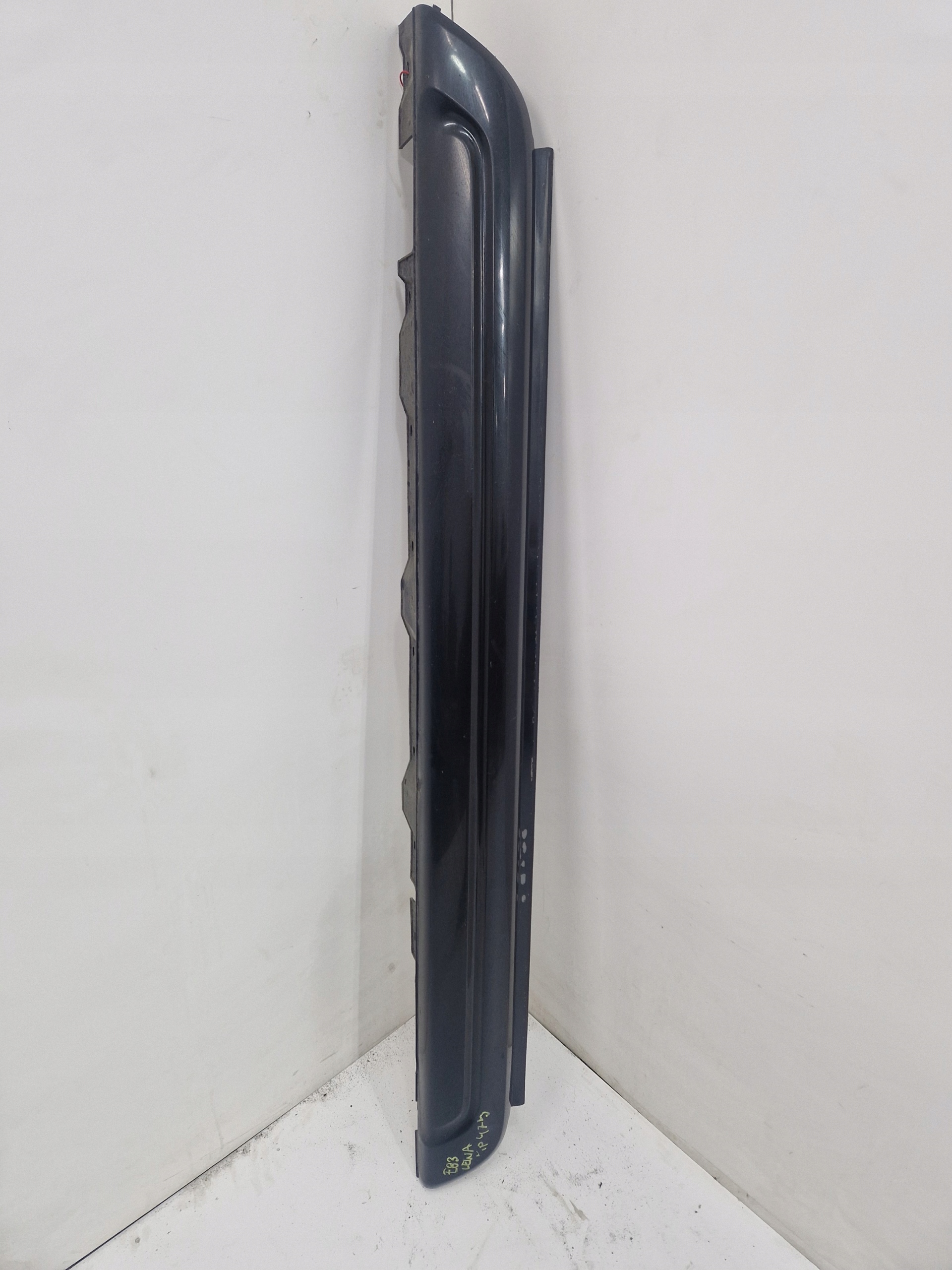 moulding threshold left BMW X3 E83 M PAKIET 475/9
