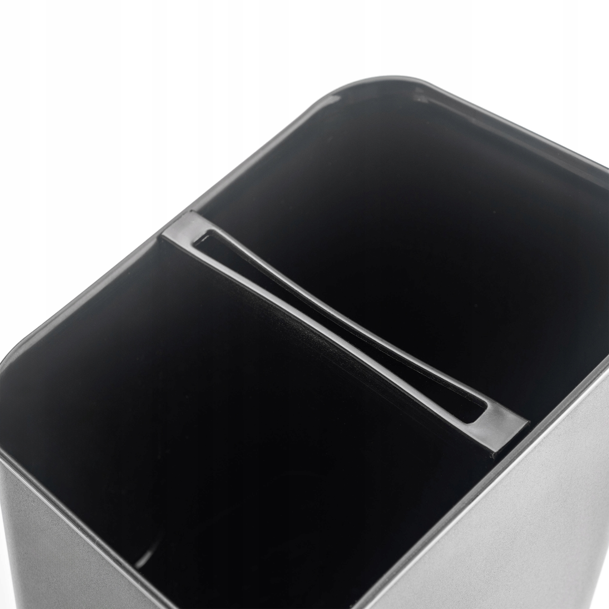 OCIEKACZ NA SZTUĆCE SZUSZARKA ORGANIZER POJEMNIK PLASTIKOWY CZARNY Kolor czarny