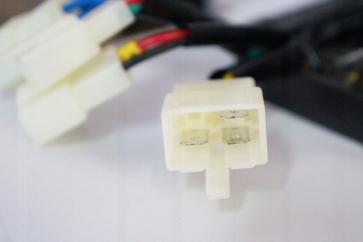 REGULATOR NAPIĘCIA AVR AGREGAT DIESEL EV80 1103F Rodzaj tłok