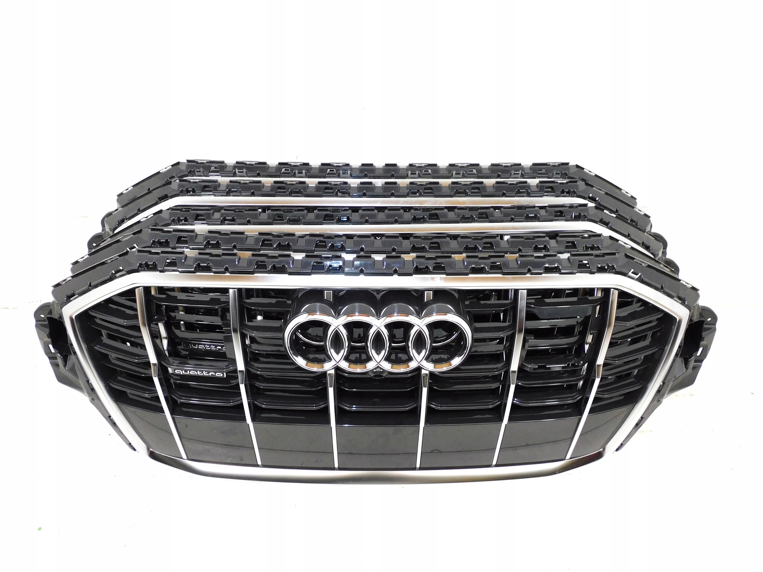 Audi Q7 4M рестайлинг s решетка радиатора 4m0853651aJ