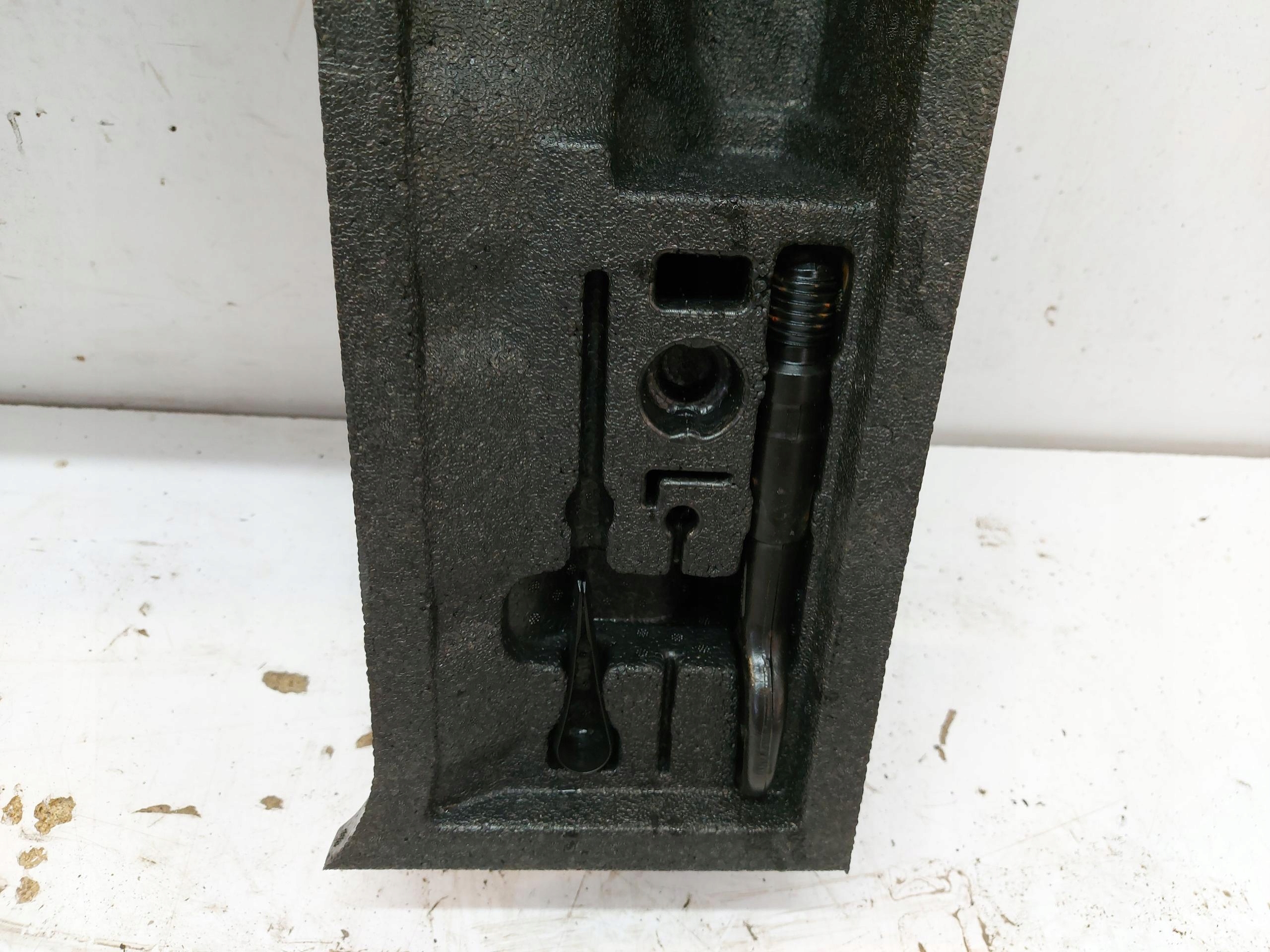 Skoda Octavia IV 5E3 1.4 e-tron berline polystyrène roue secours garniture 5E3858857