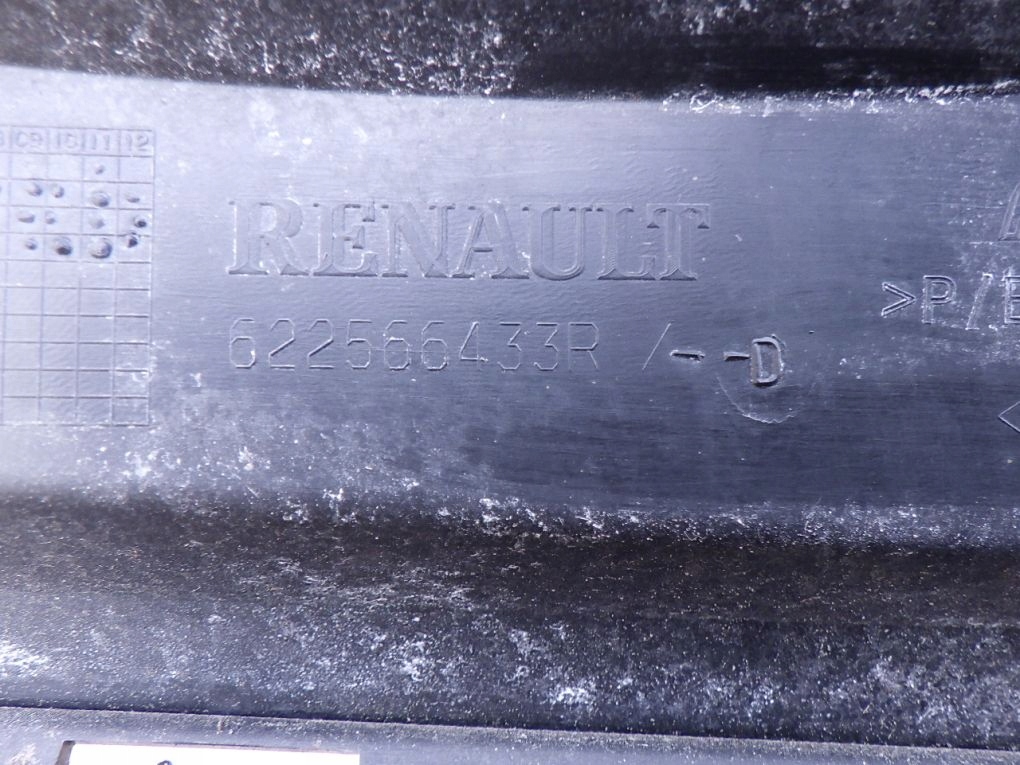 RENAULT TWINGO 3 III 14- GRILLE