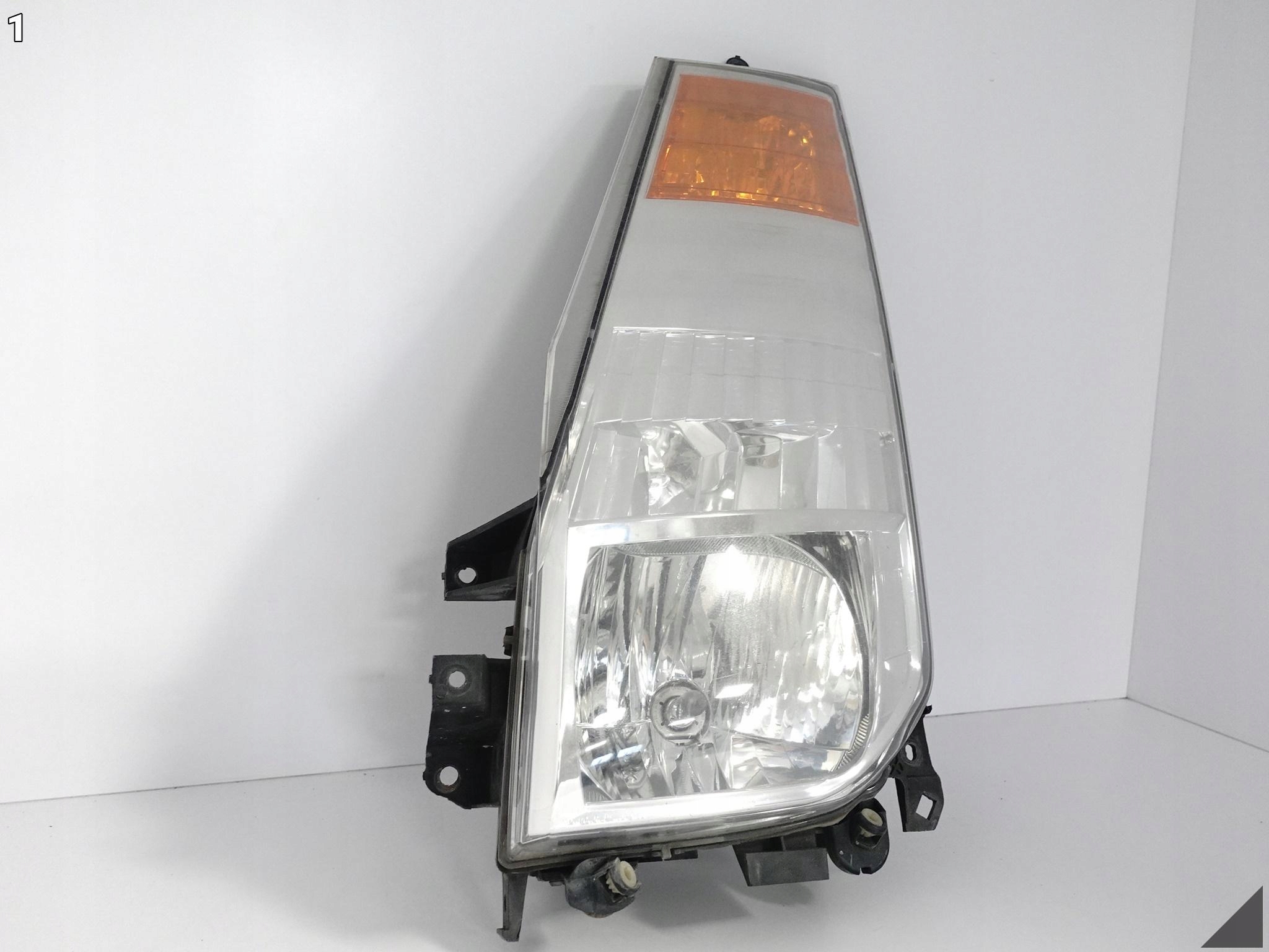 NISSAN CABSTAR RENAULT MAXITY 07-14 light ZWYKLA/fog light left front EU