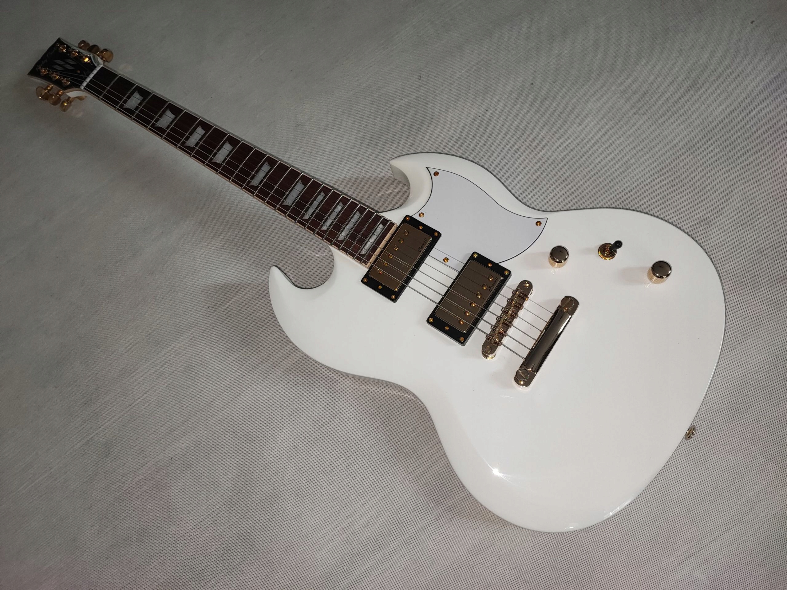 HARLEY BENTON DC-CUSTOM WH NOWA GITARA SG 24 PROGI Rodzaj SG