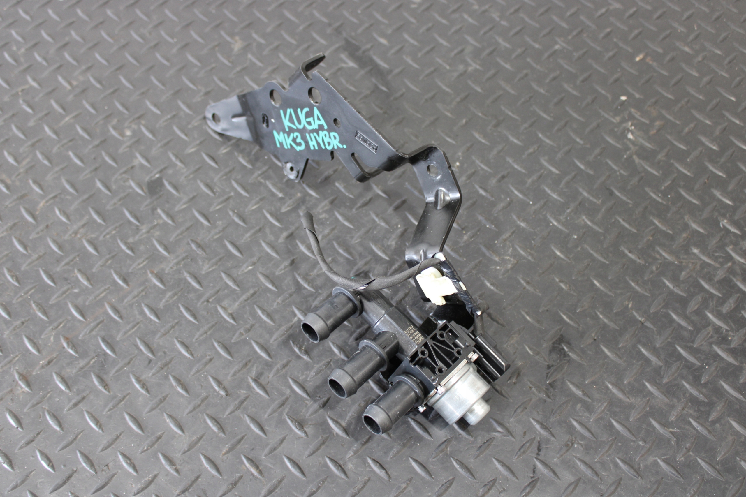 pumpa cirkulacije vode FORD KUGA MK3 LU5A-8C505-AA