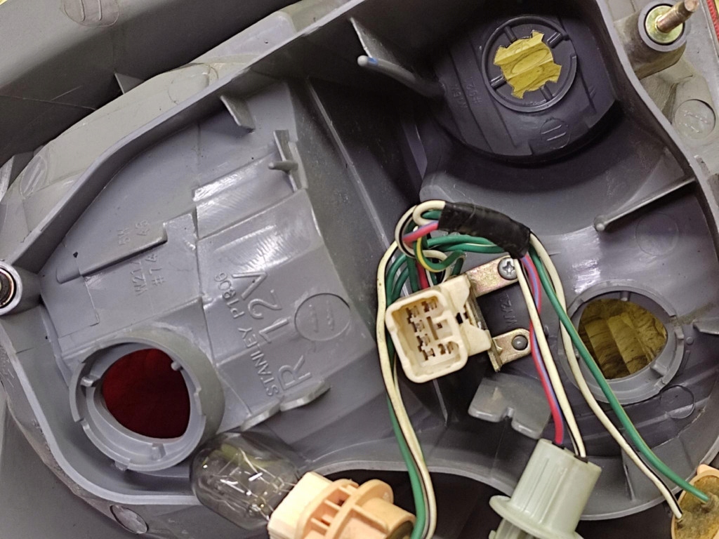 TOYOTA MATRIX light right rear part