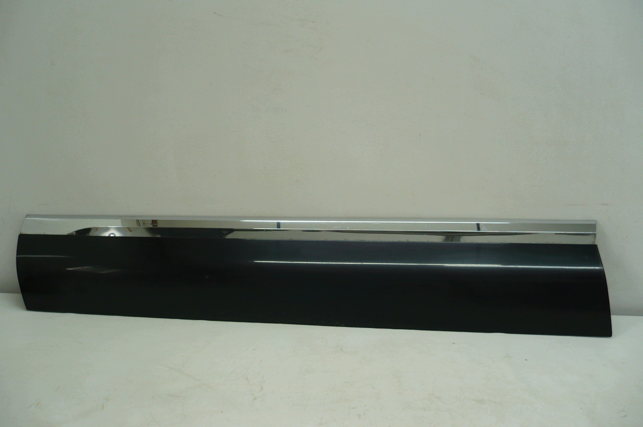 VW TOUAREG II 7P6 10-> moulding door left front original