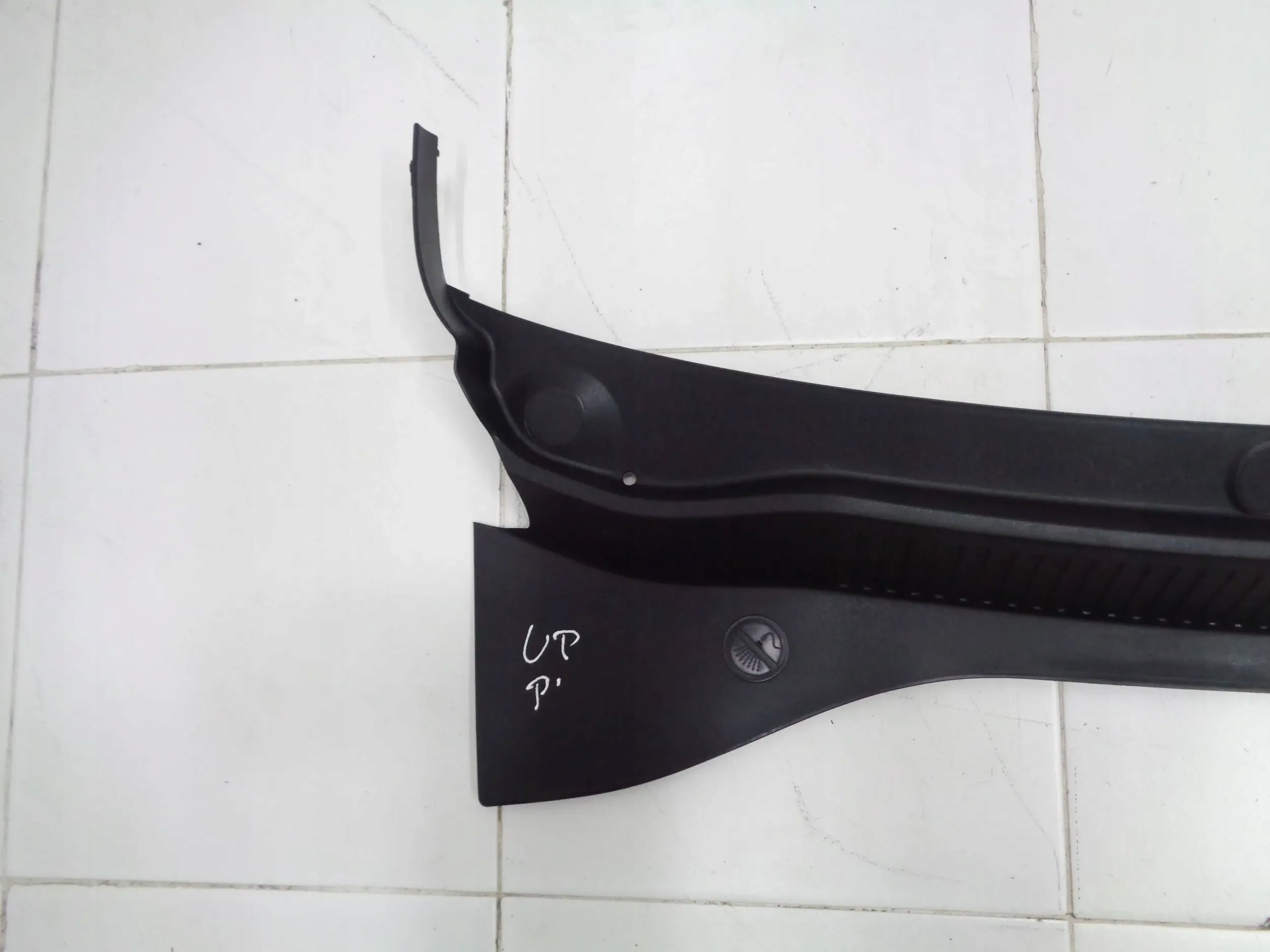 VW UP 11-23 PODSZYBIE PRZEDNIE 1S1819403 1S1819404