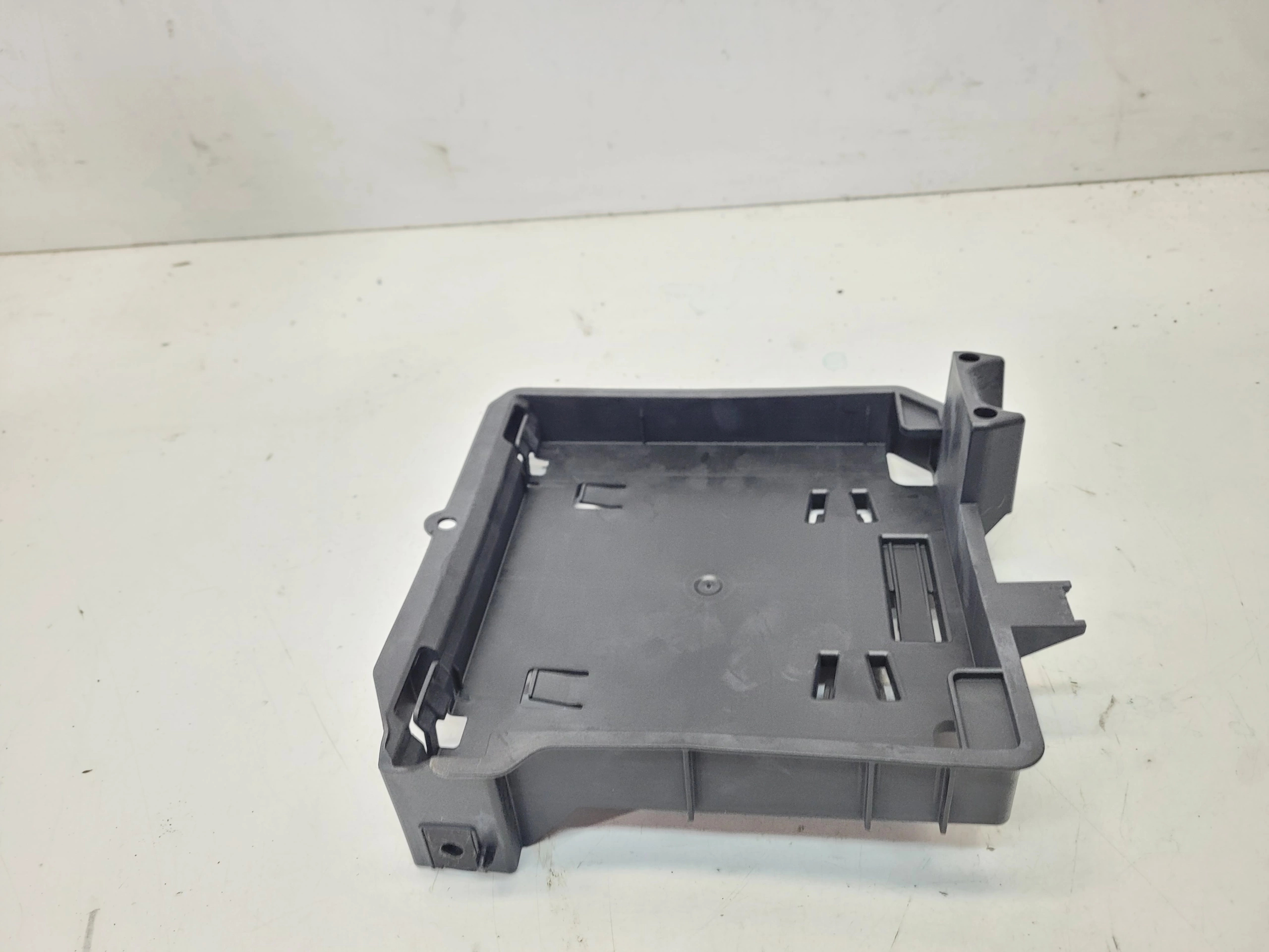 Poignée Support plaque STEROWNIKA Moteur AUDI Q4 E-TRON 1EC941452C