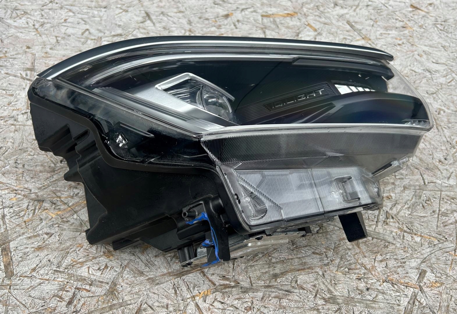 light right front FULL LED IQ VW AMAROK II 22- N1XB-13E016-DC