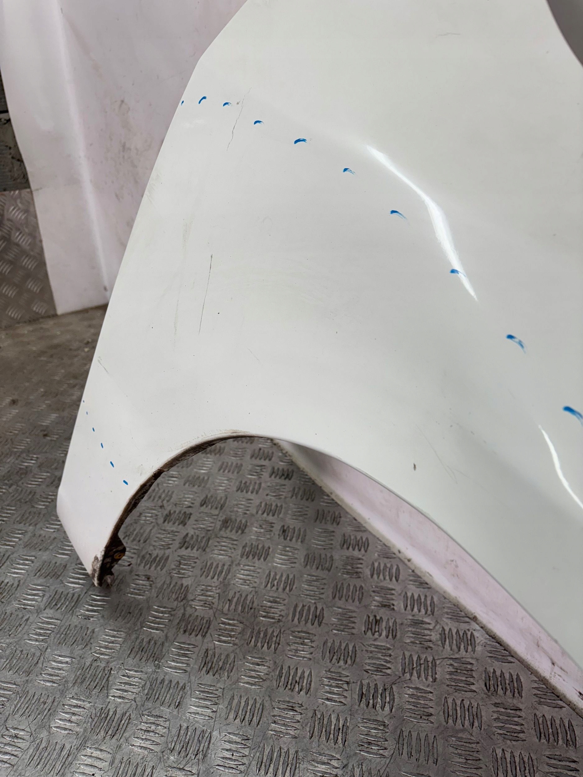 fender front front right VOLVO V60