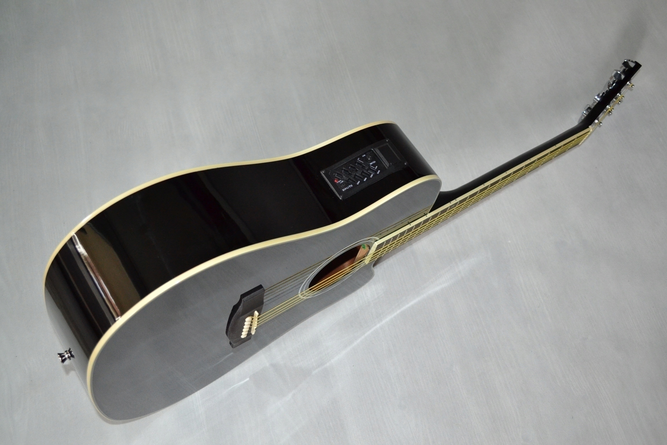 HARLEY BENTON D-120CE BK nowa gitara elektroakustyczna ustawiona lutniczo Rodzaj pudła Dreadnought, Western