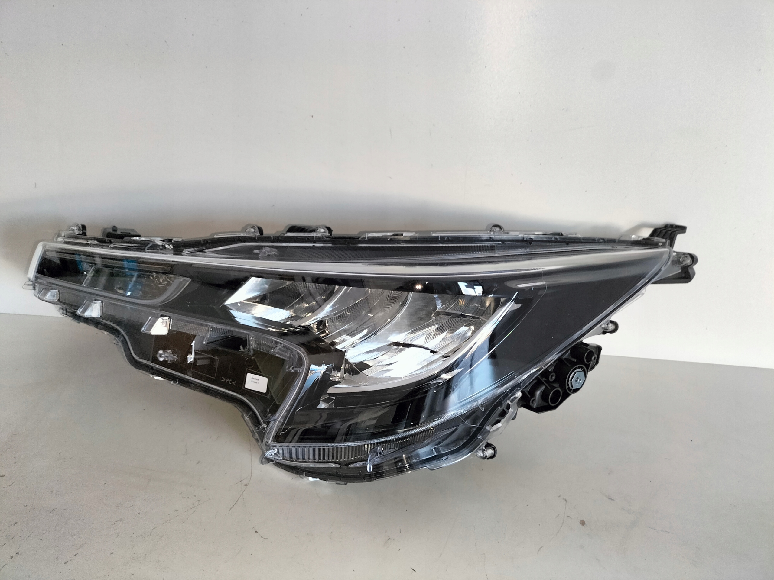 light front reflektor left TOYOTA COROLLA E21 18-22 HB/KOMBI FULL LED