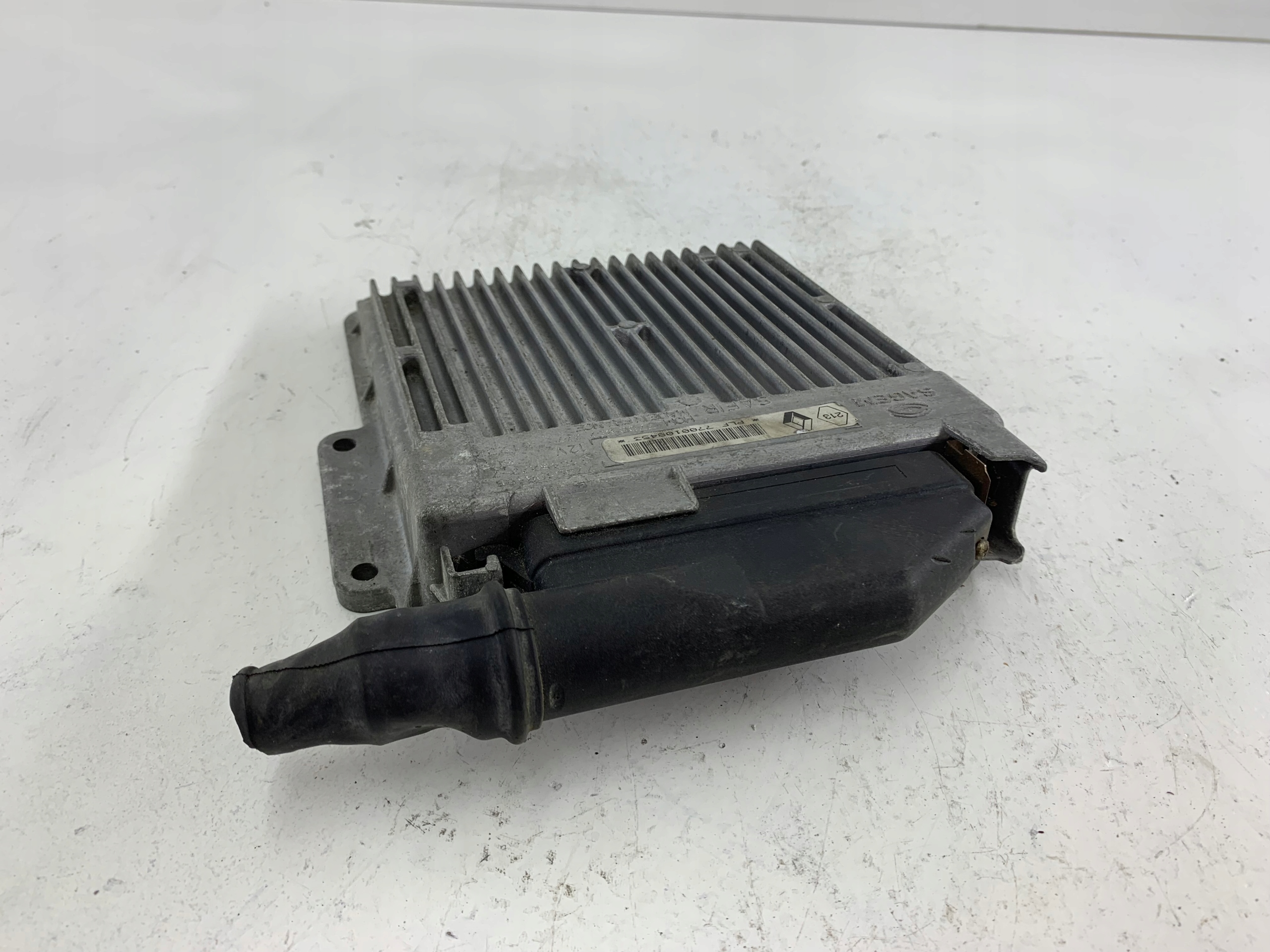 RENAULT CLIO II 1.2 control unit of the engine 7700108453