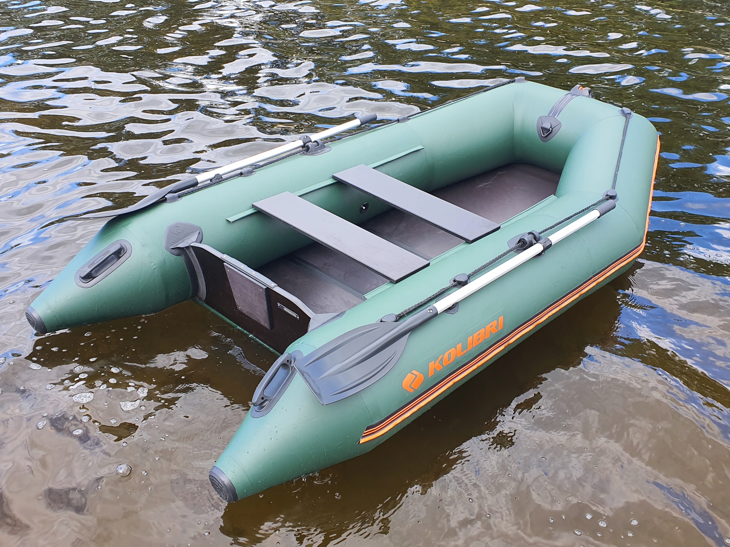 PONTON KOLIBRI KM-260DL PODŁOGA PEŁNA Z KILEM Kolor zielony