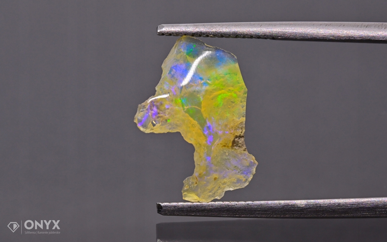 Opal z Etiopie hrudky 13,5x10 mm