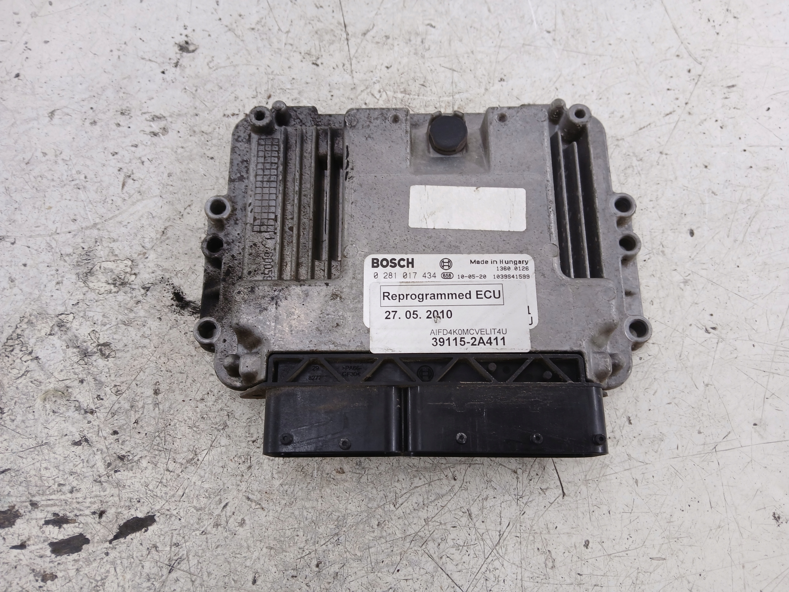 HYUNDAI i30 1.6 CRDI control unit computer of the engine 39115-2A411