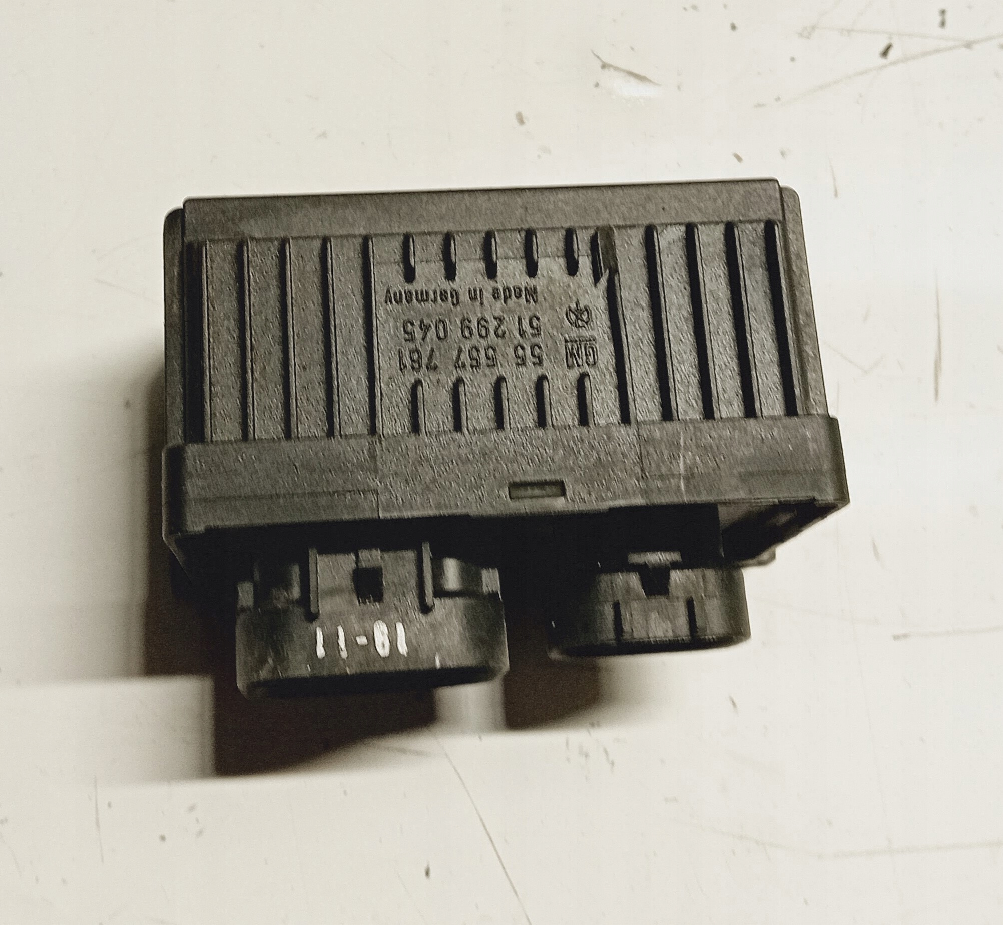 relay OPEL ASTRA J MERIVA B 1.7 CDTI 55557761