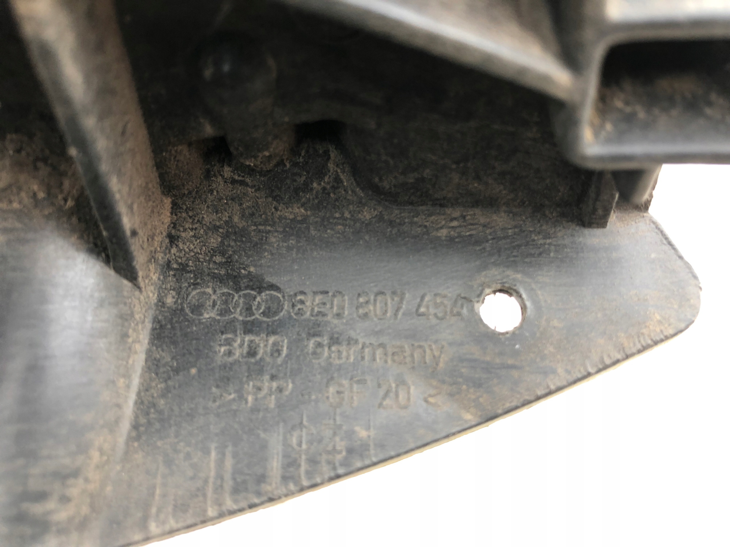 bumper bracket right rear part A4 B6 sedan 8E0807454