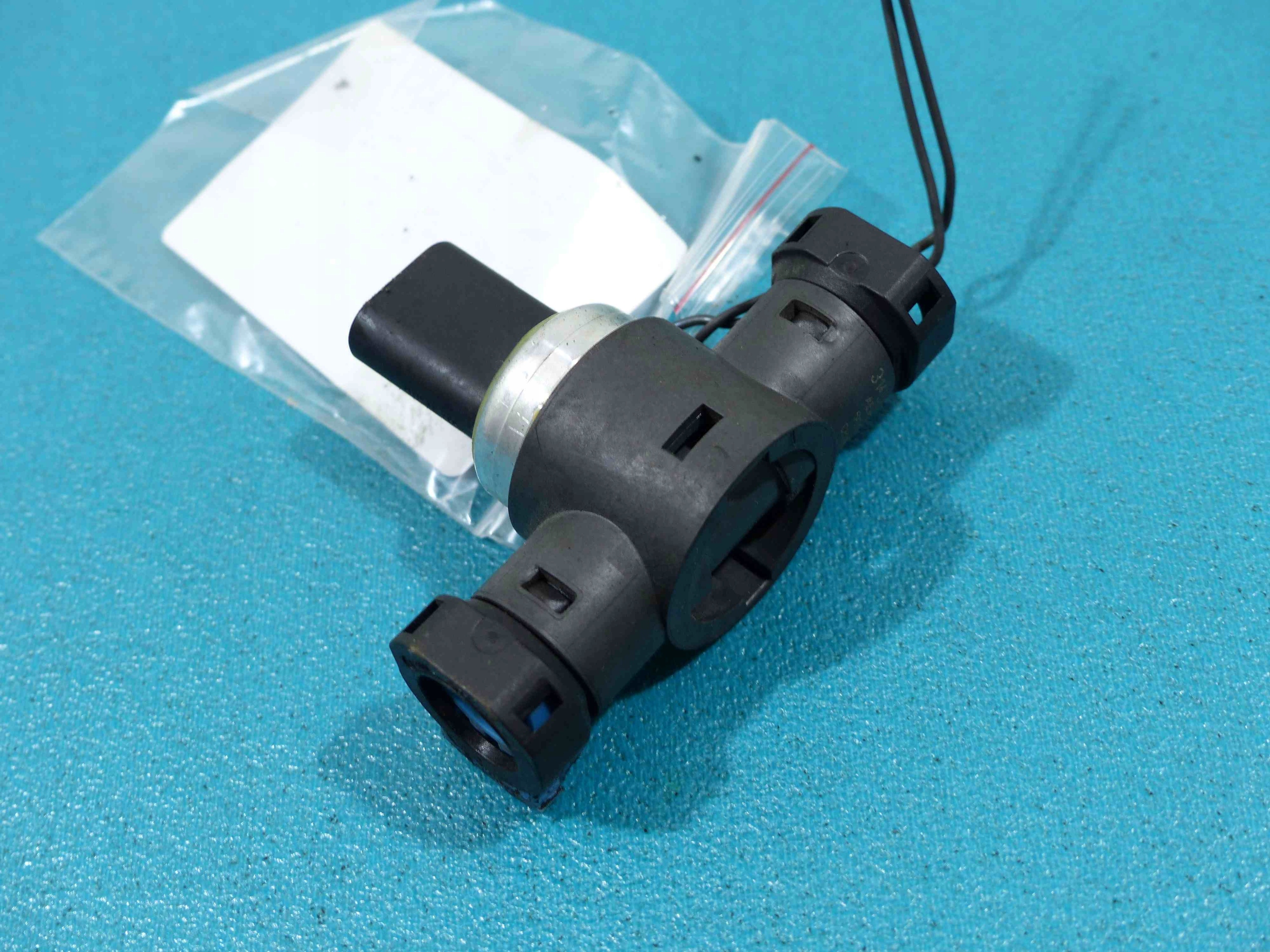 CZUJNIK CIŚNIENIA PALIWA 3 PIN VOLVO S60 II 2,0 T2