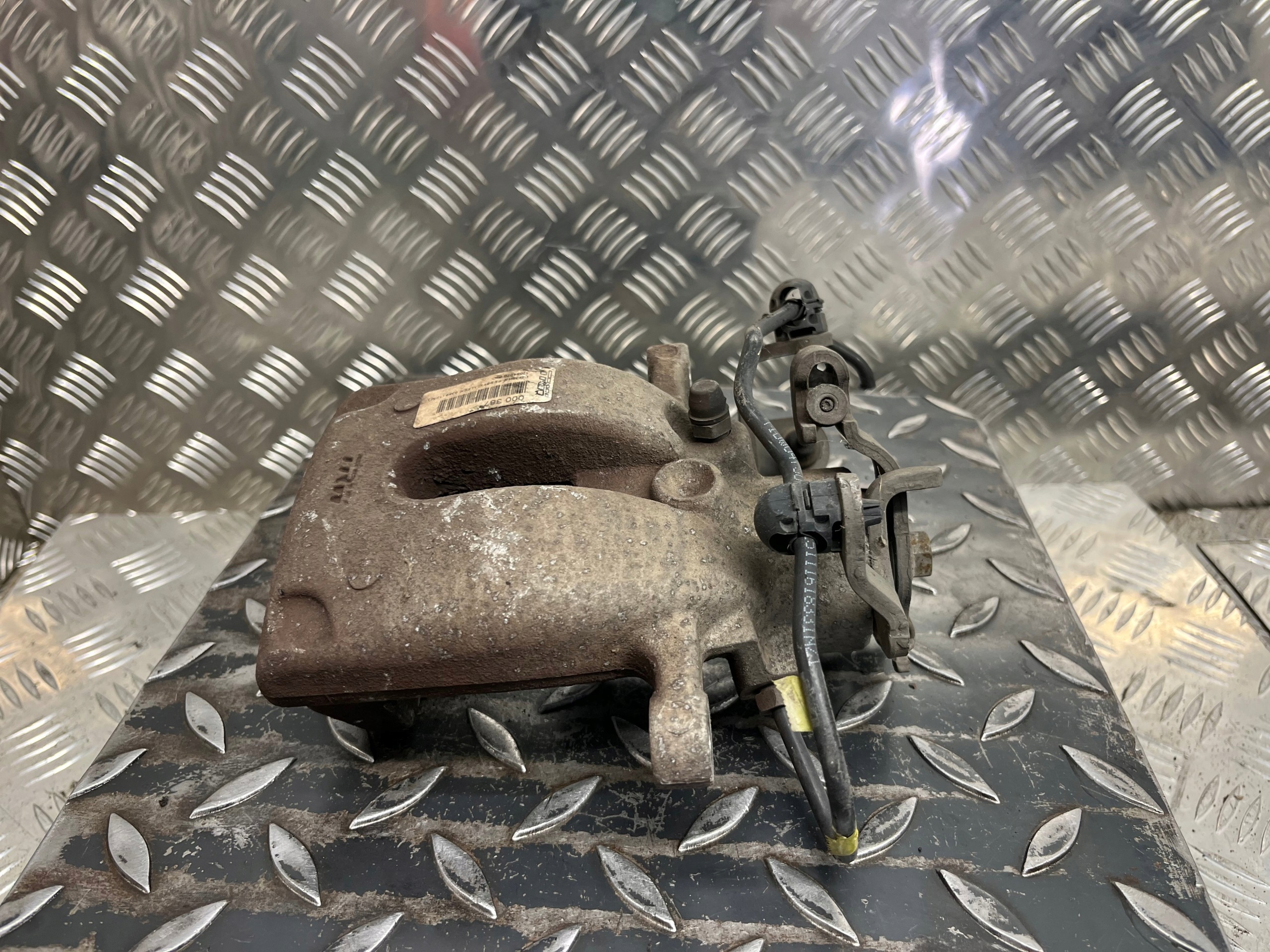 caliper brake left rear part rear CITROEN DS-5 32054070