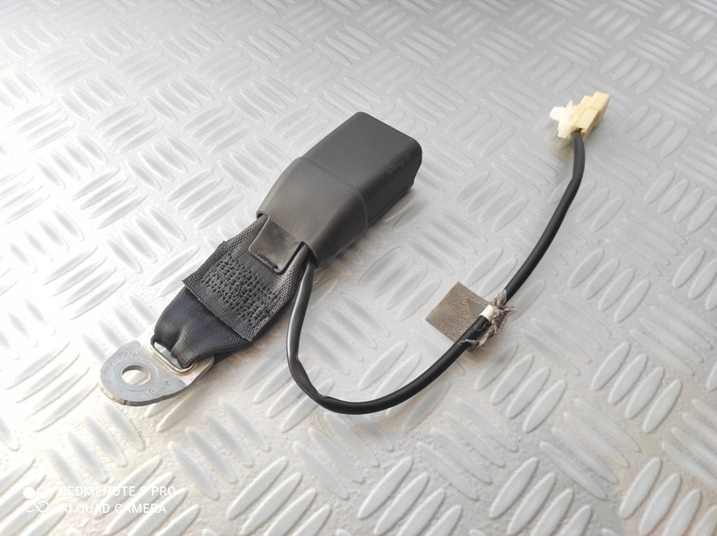 ремней безопасности suzuki SWIFT MK8