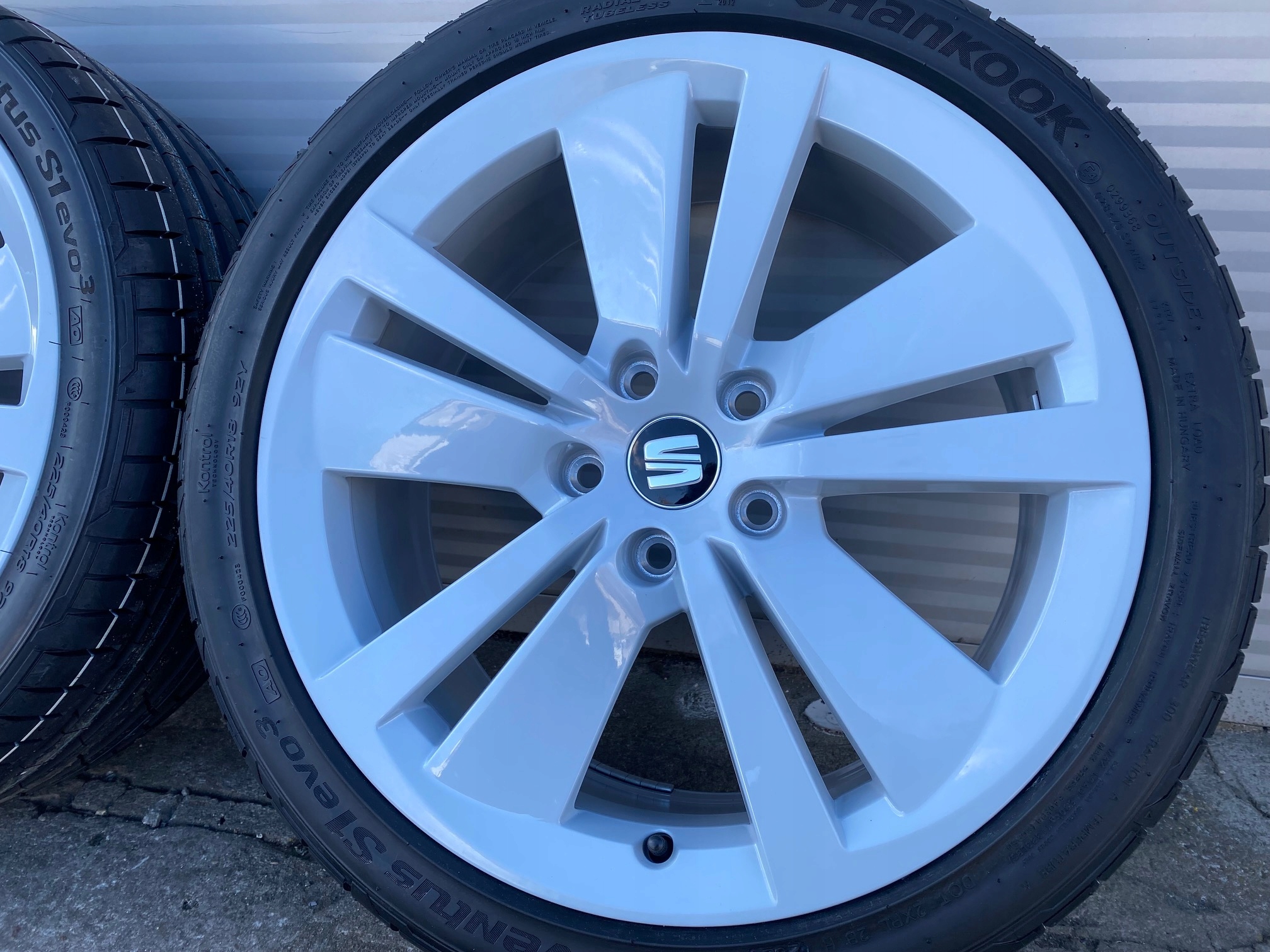 ORYGINAŁ KOŁA LETNIE SEAT LEON CUPRA 225/40/18 21r Liczba felg w ofercie 4 szt.