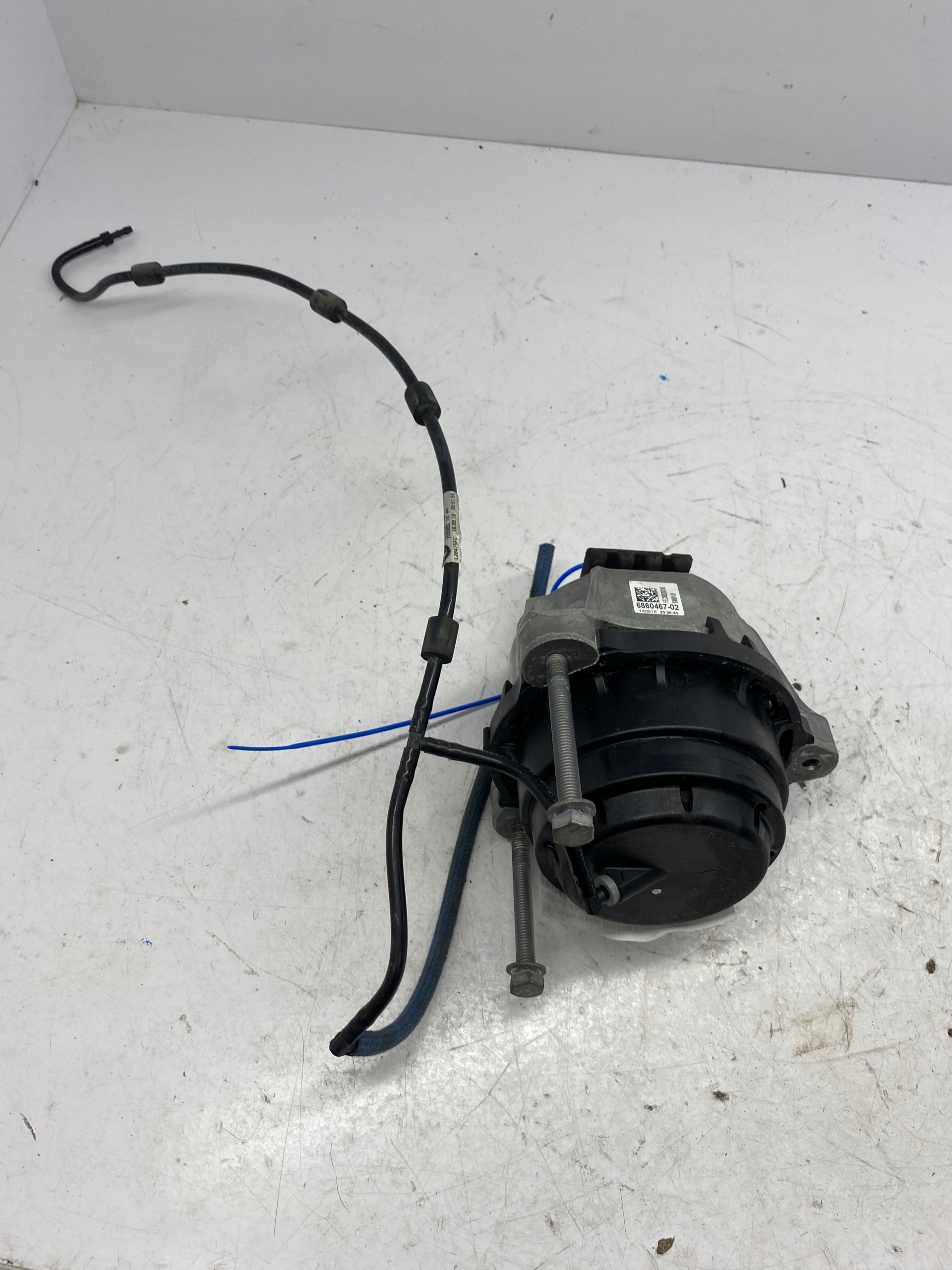 BMW 7 G11 G12 engine mount 6860467