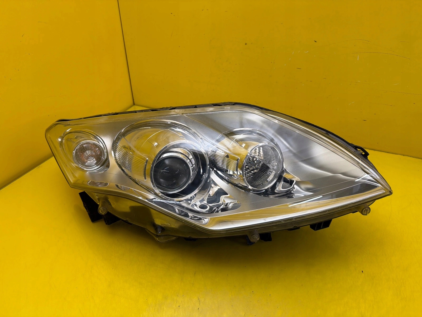 light right front Renault Laguna III 3 Xenon 07-13 260100040R