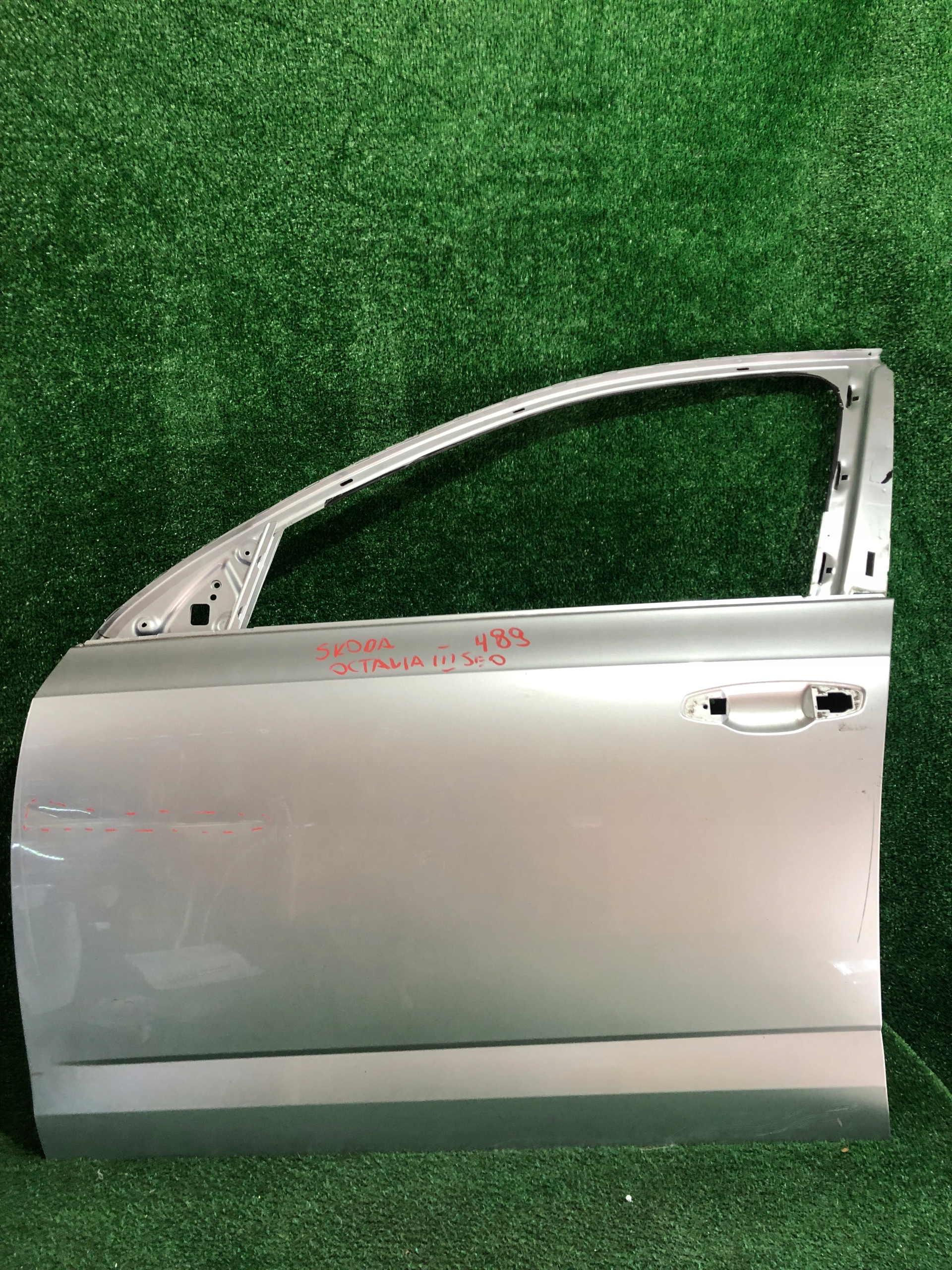door left front SKODA OCTAVIA III 5E0