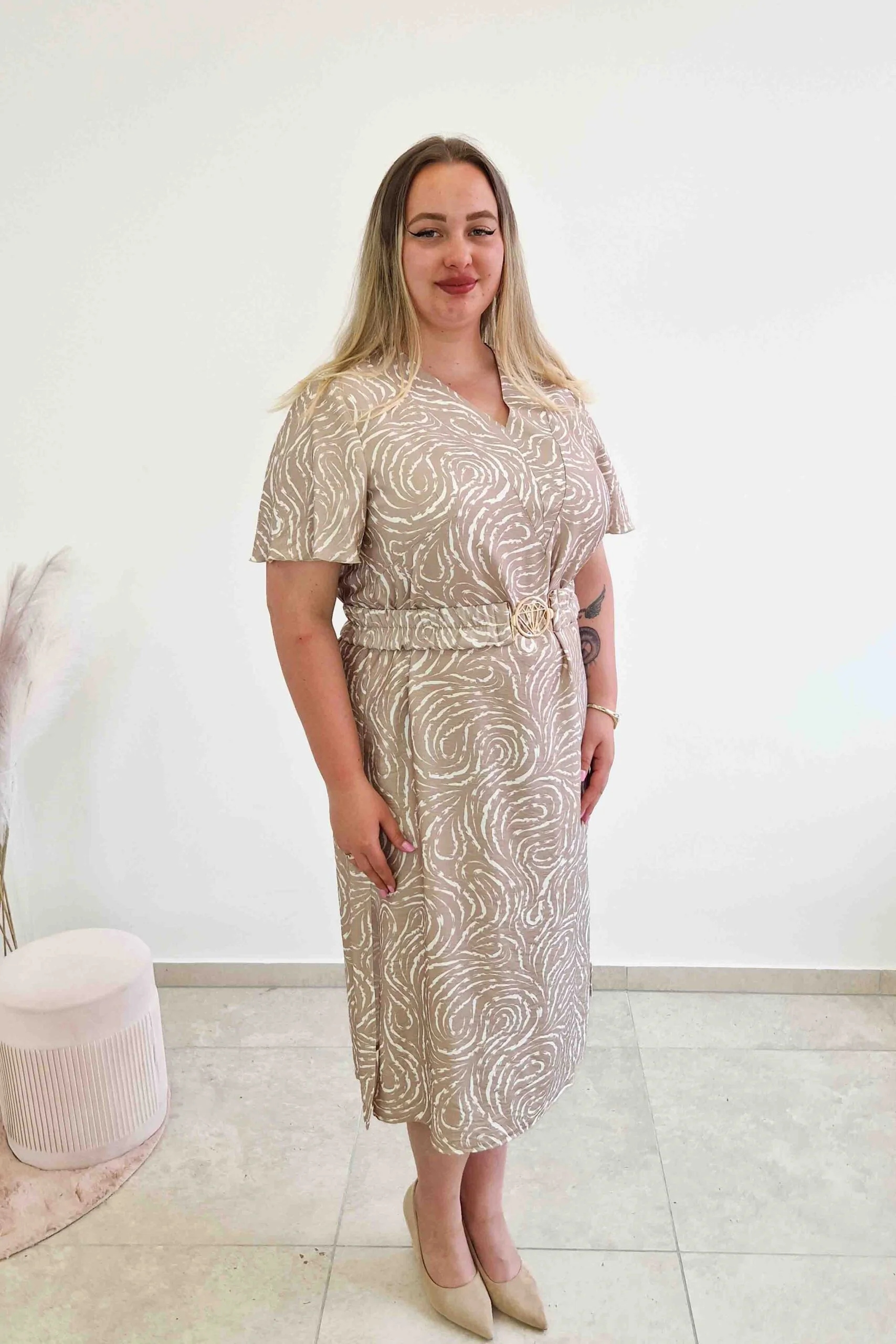 Elegantní Šaty Maxi v listovém provedení s ozdobným proužkem Béžovo-bílá 46