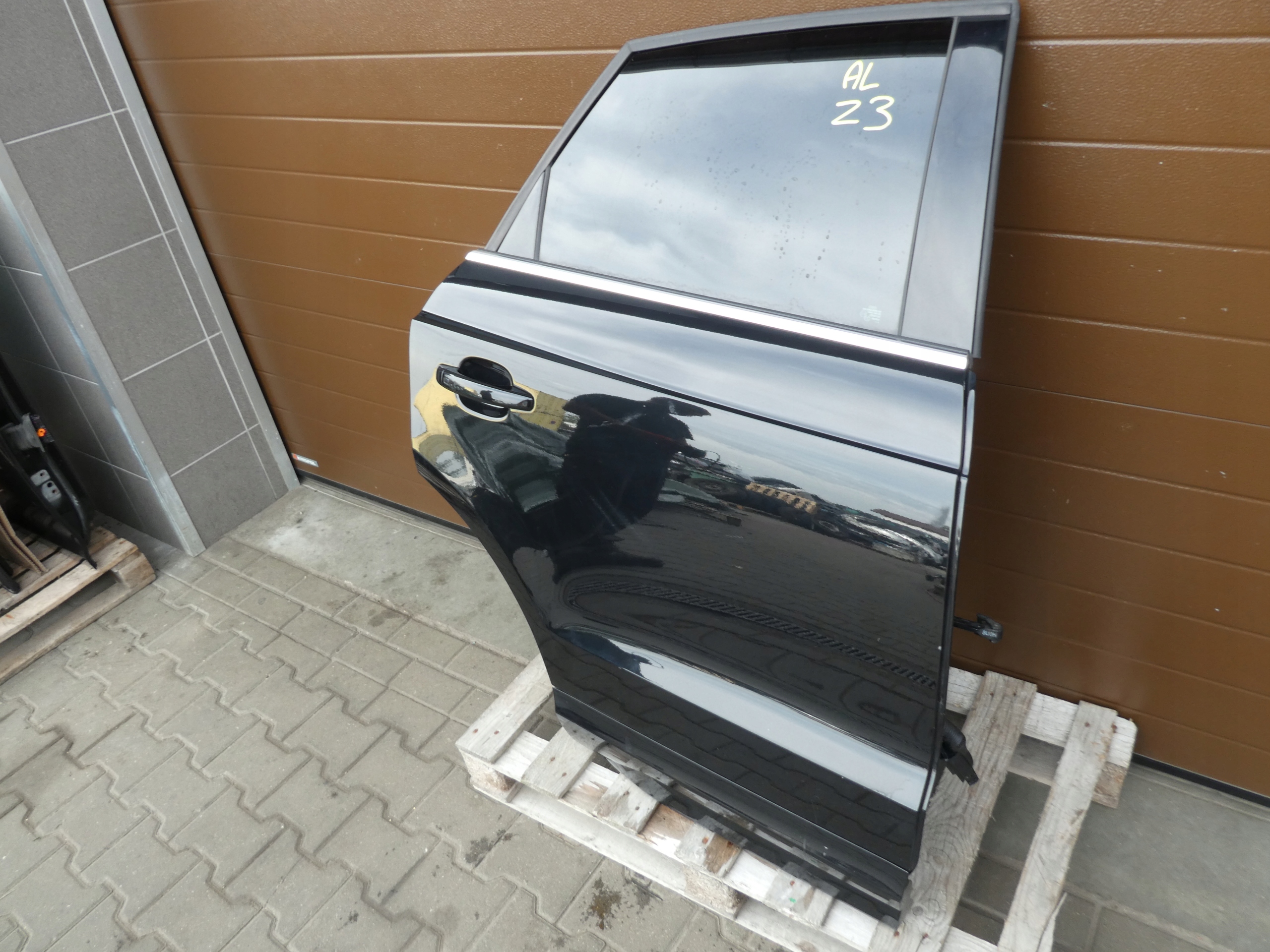 Tür rechts heck komplet AUDI Q3 schwarze