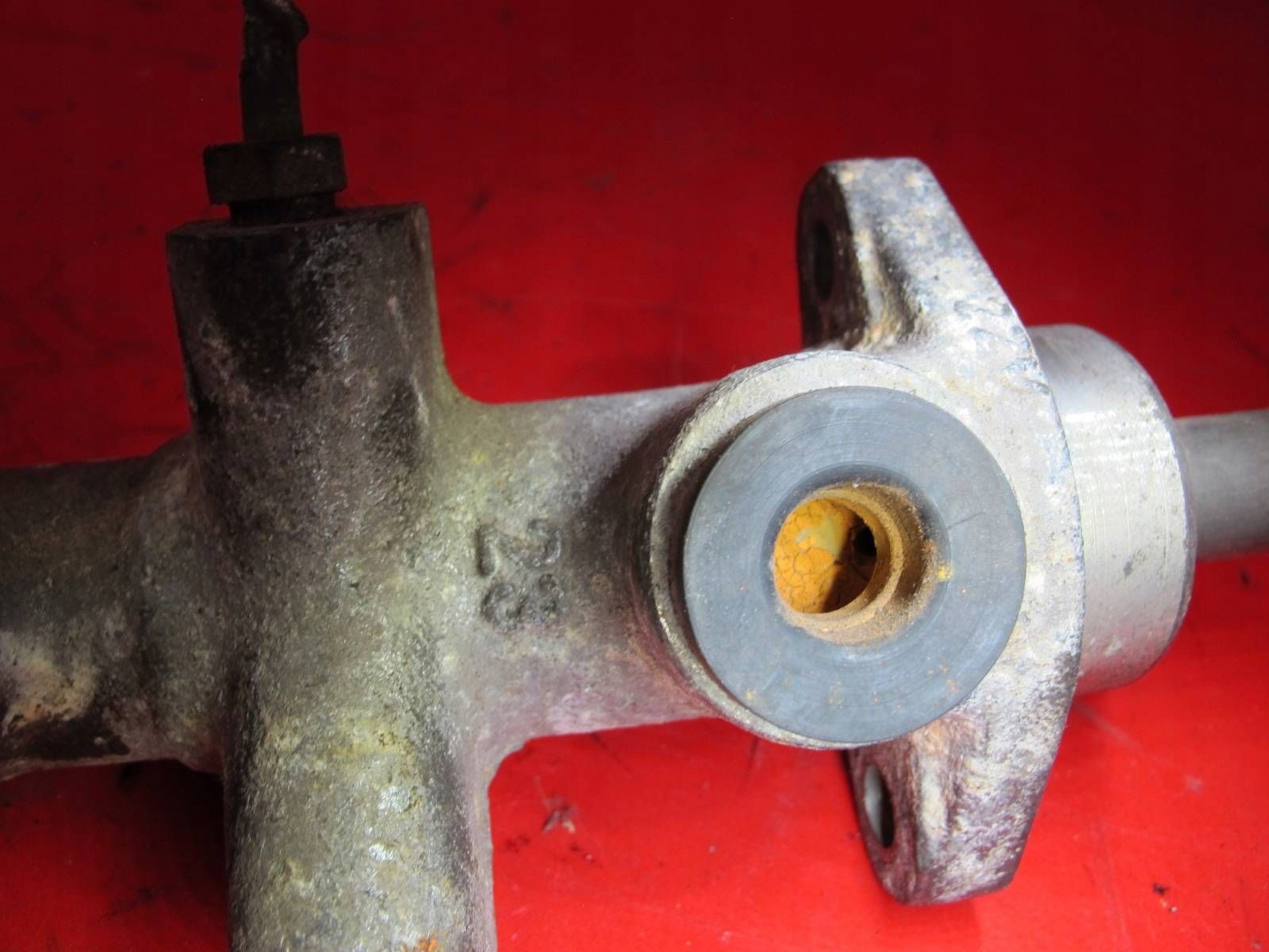 PORSCHE 968 pump pump brake