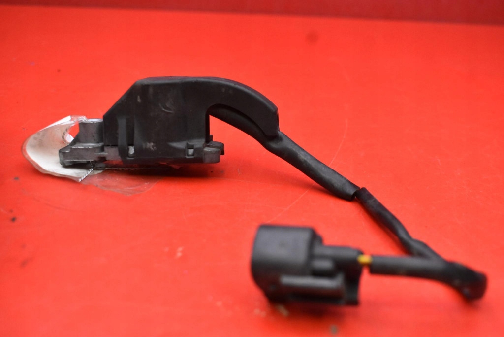 impact sensor P31305432 VOLVO S40 V40 2 II 12-16