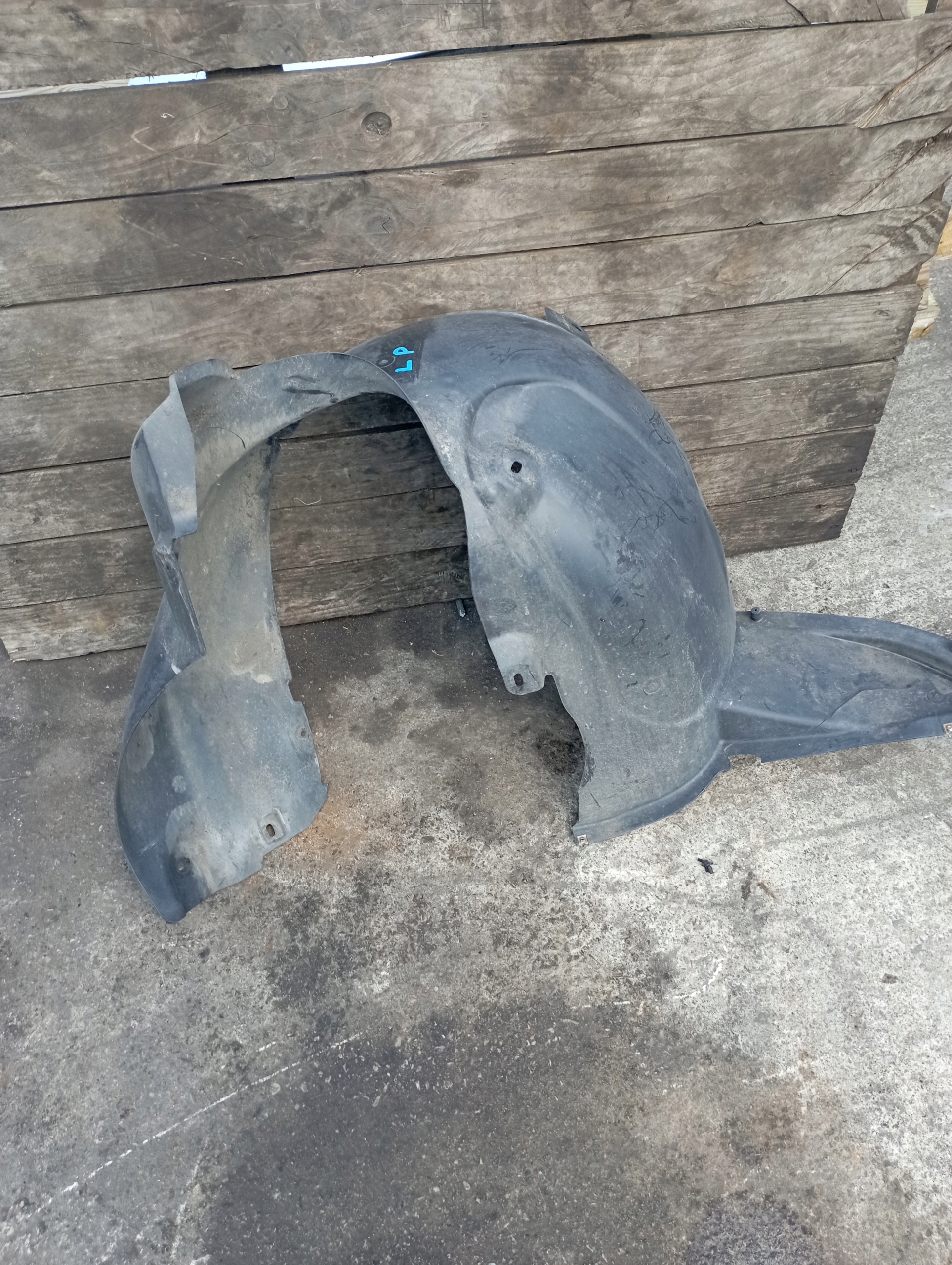 mudguard left left front SEAT IBIZA IV 6J0809957A