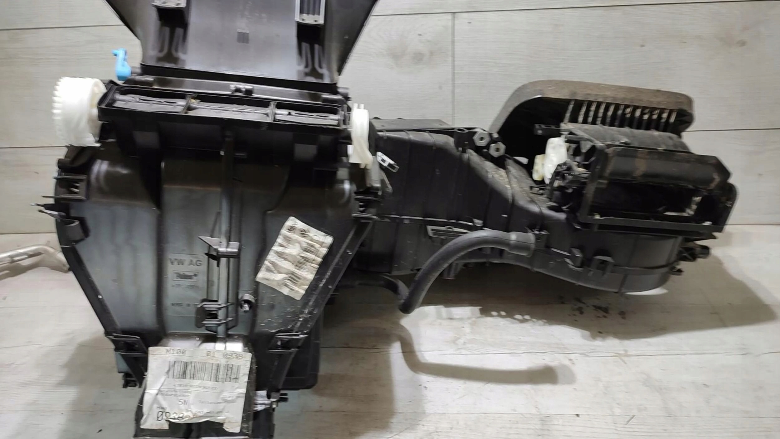 Volkswagen Tiguan Lift 5N0 ohřívač