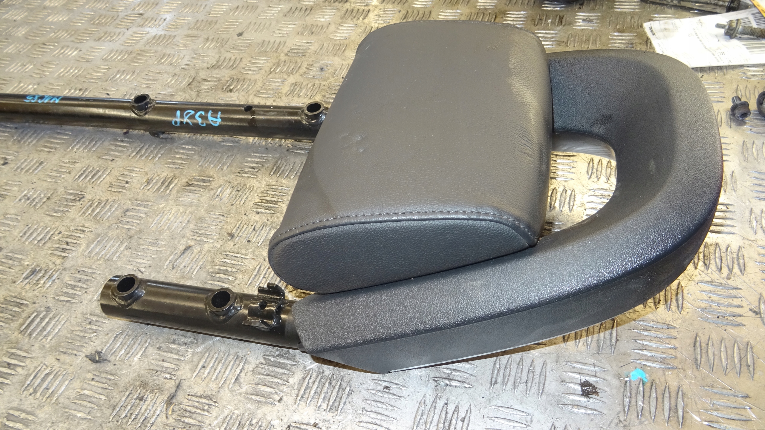 AUDI A3 8P LIFT CABRIO rest right rear part leather