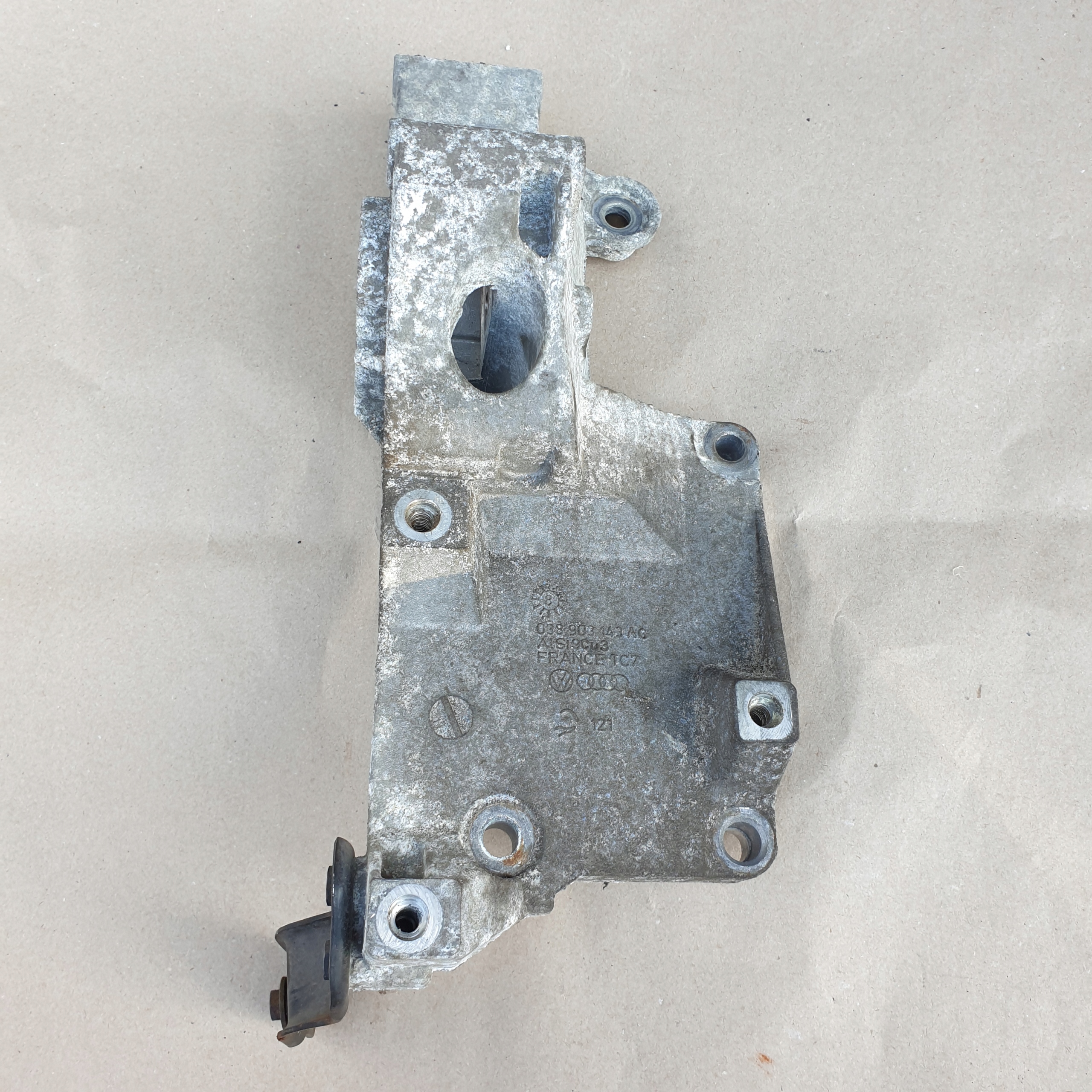 support holder alternator VW POLO IV V 1.9 TDI OE