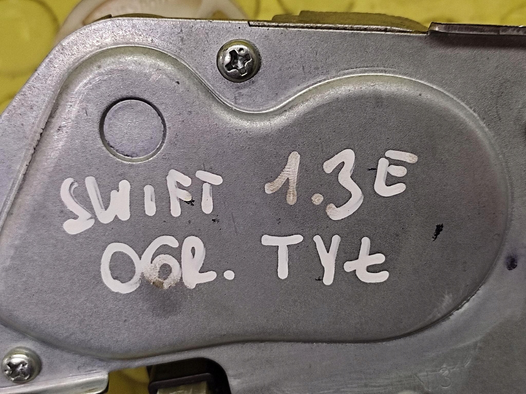 SUZUKI SWIFT IV motor ablaktörlők far
