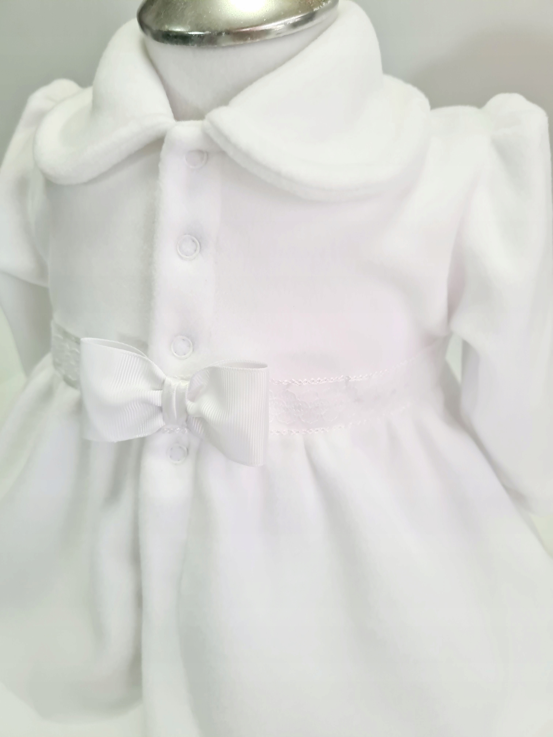 Biały, wiosenny płaszczyk do chrztu R 68 ZUZA Kolor biały