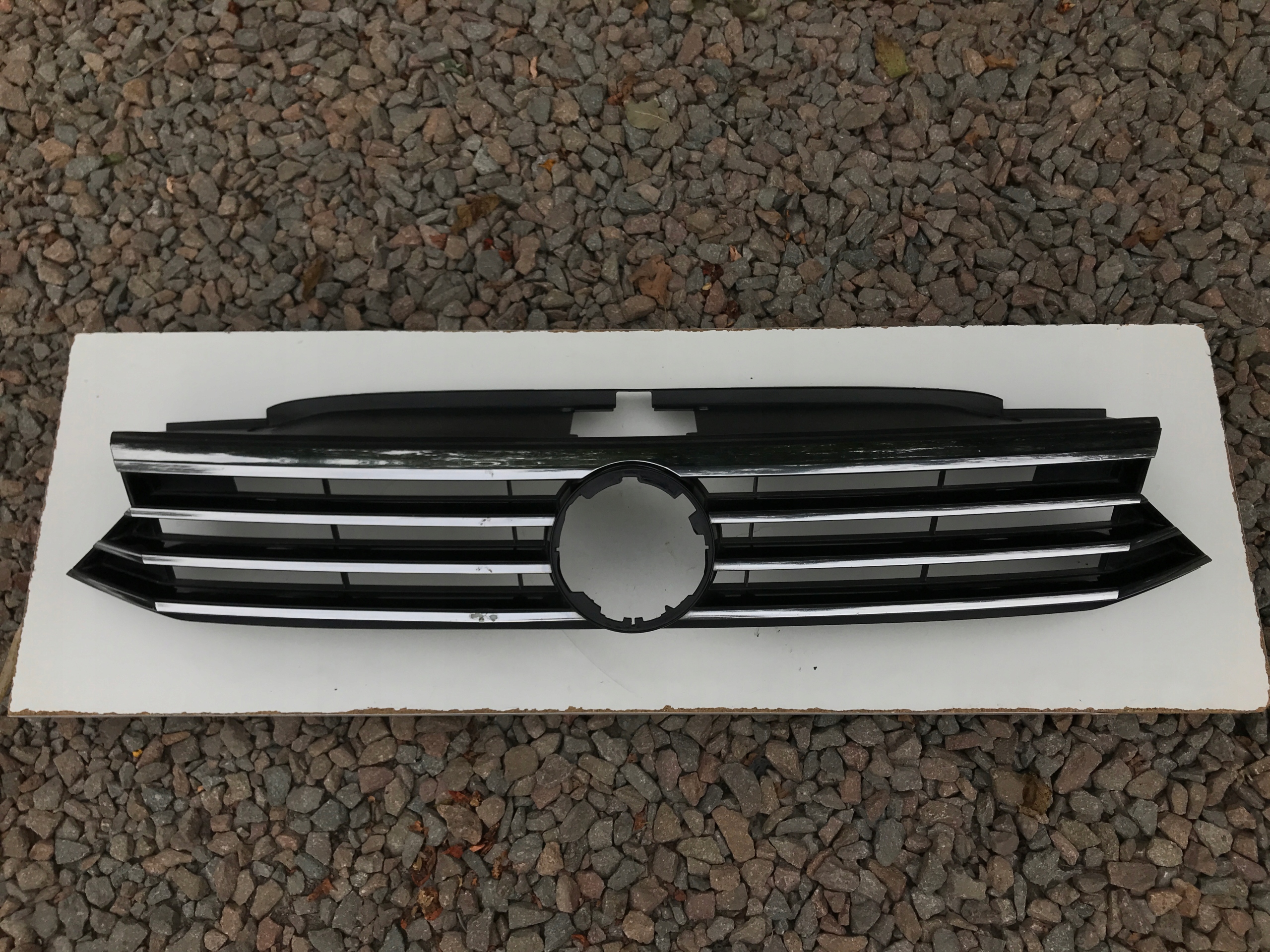 VW Passat B8 Kühlergrill FRONTGRILL Kühlergitter - Thumbnail 1