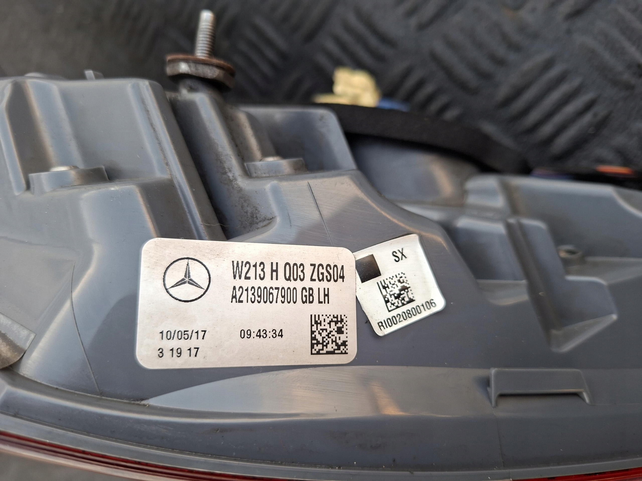 light rear part left rear left A2139067900 MERCEDES E W213 sedan