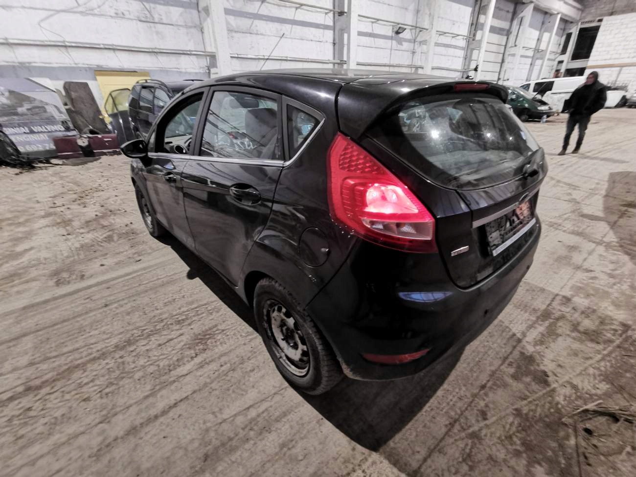 FORD Fiesta петля передних Двери - Передний 2009 1.4л