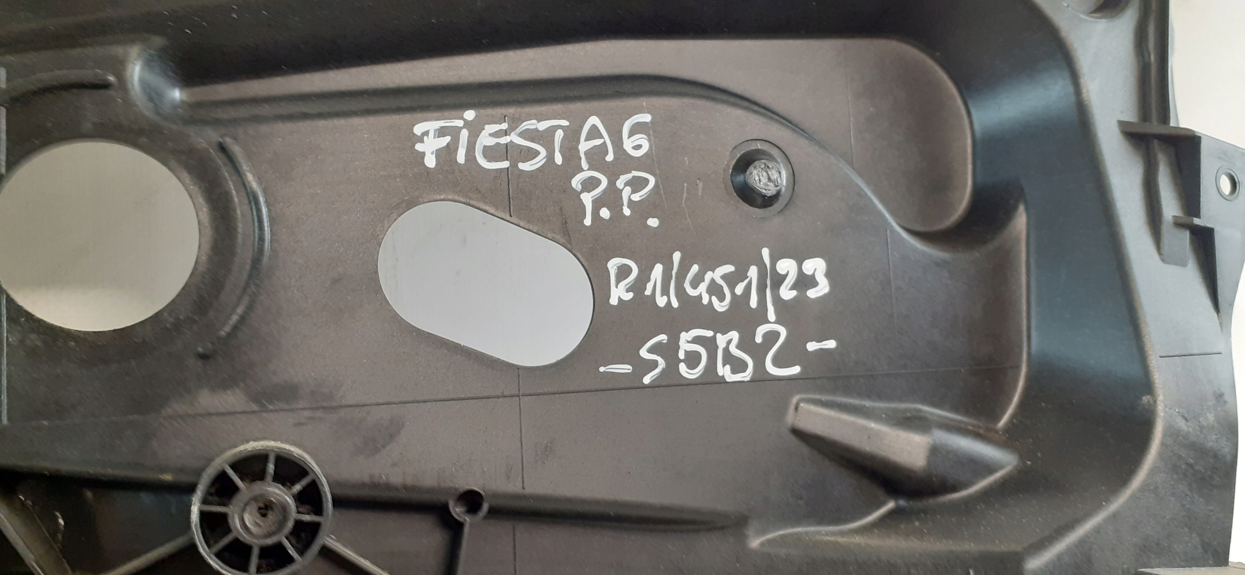 window regulator right front FORD FIESTA MK6 5D