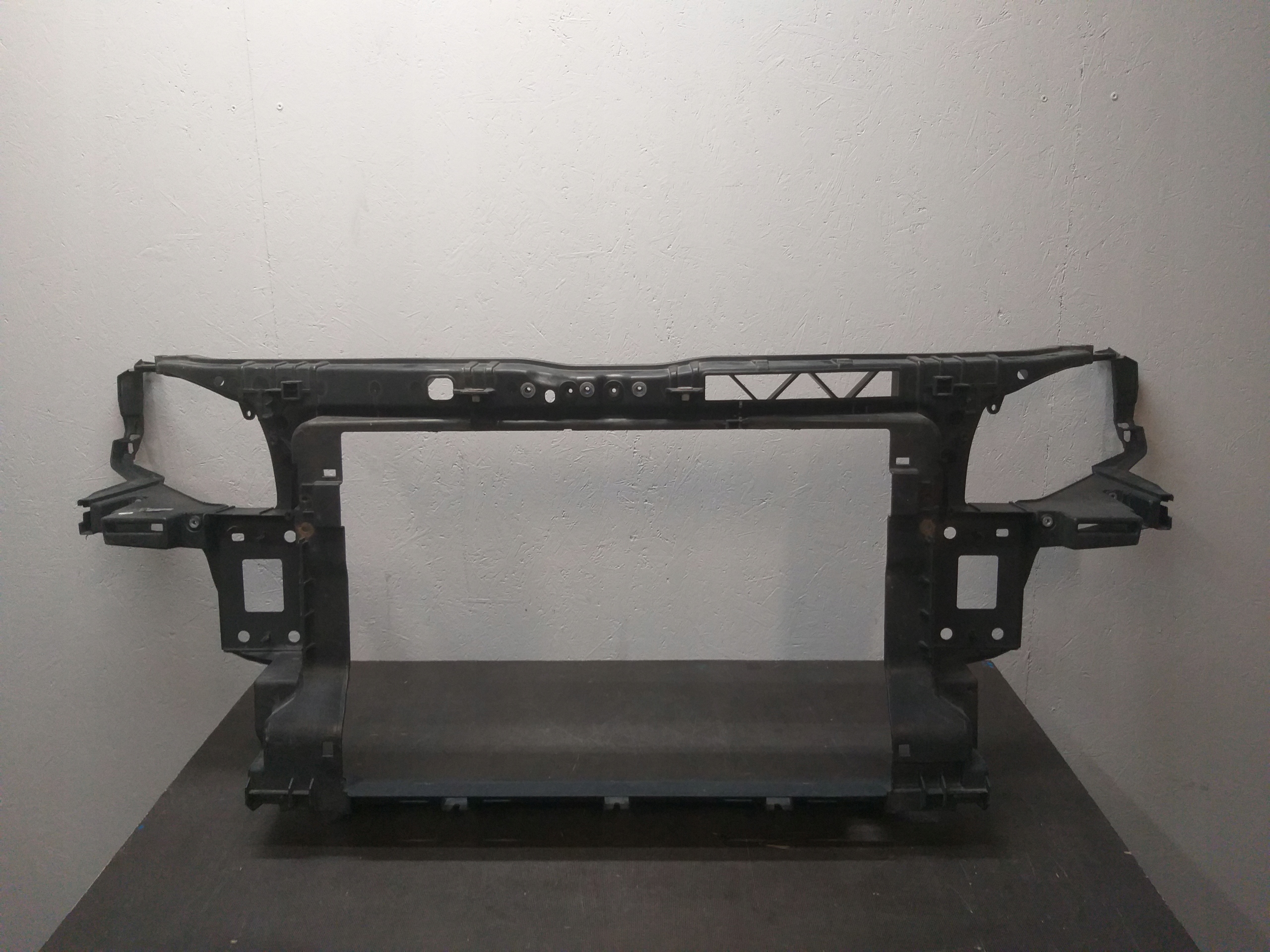 PAS PRZEDNI AUDI TT 06-14 8J0805594E